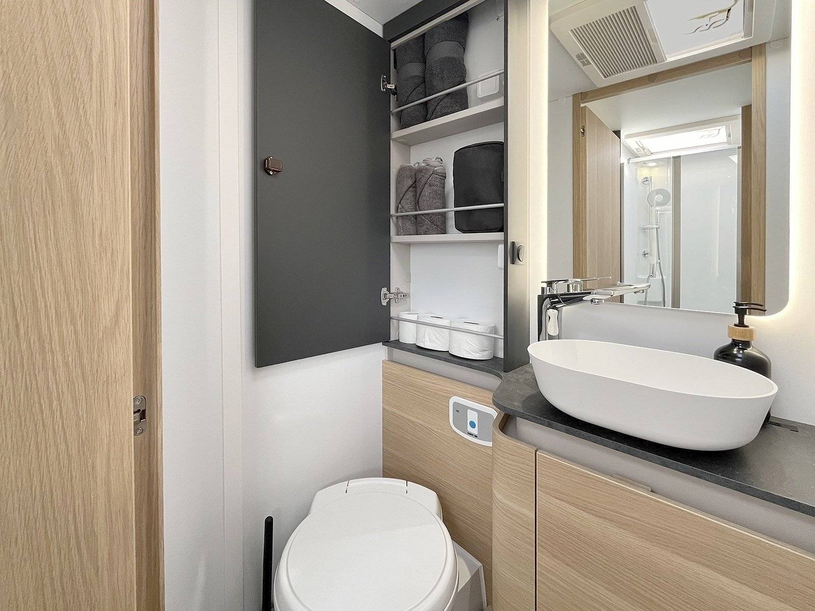 Adria Adria Matrix Axess 670 SL