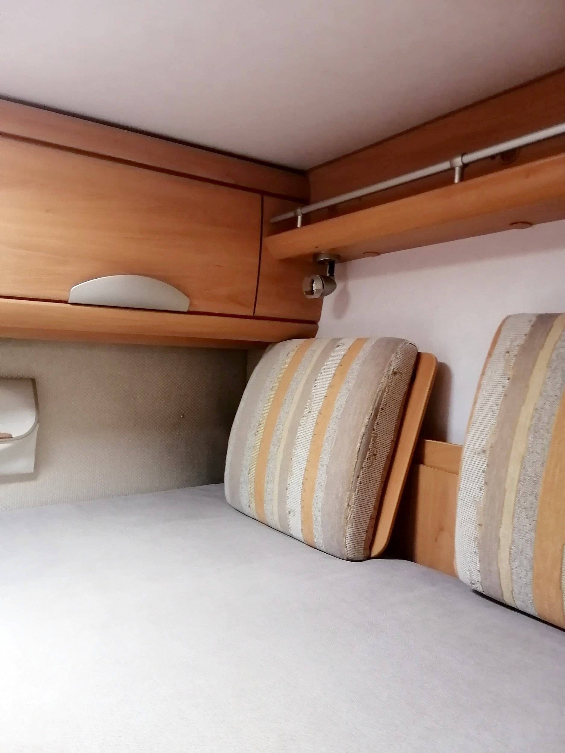 slaapplaatsen Fiat Ducato 2,2 l JTD 130 ch. - Yescapa