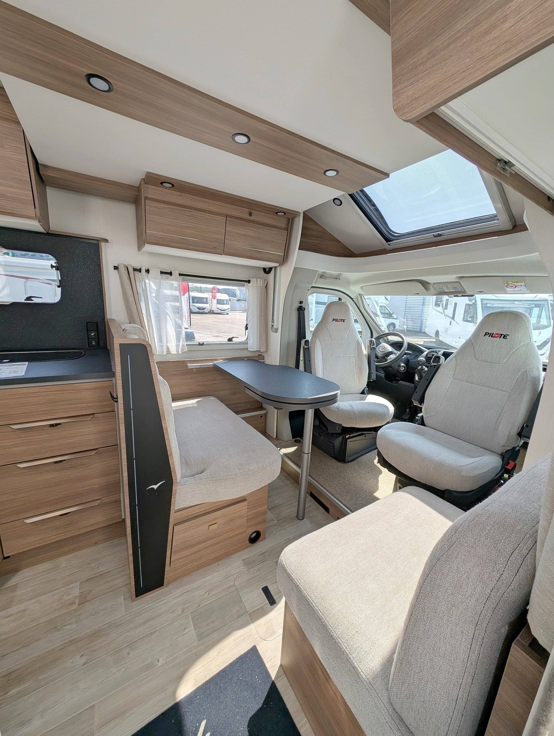 Eethoek Fiat FIAT DUCATO - Yescapa