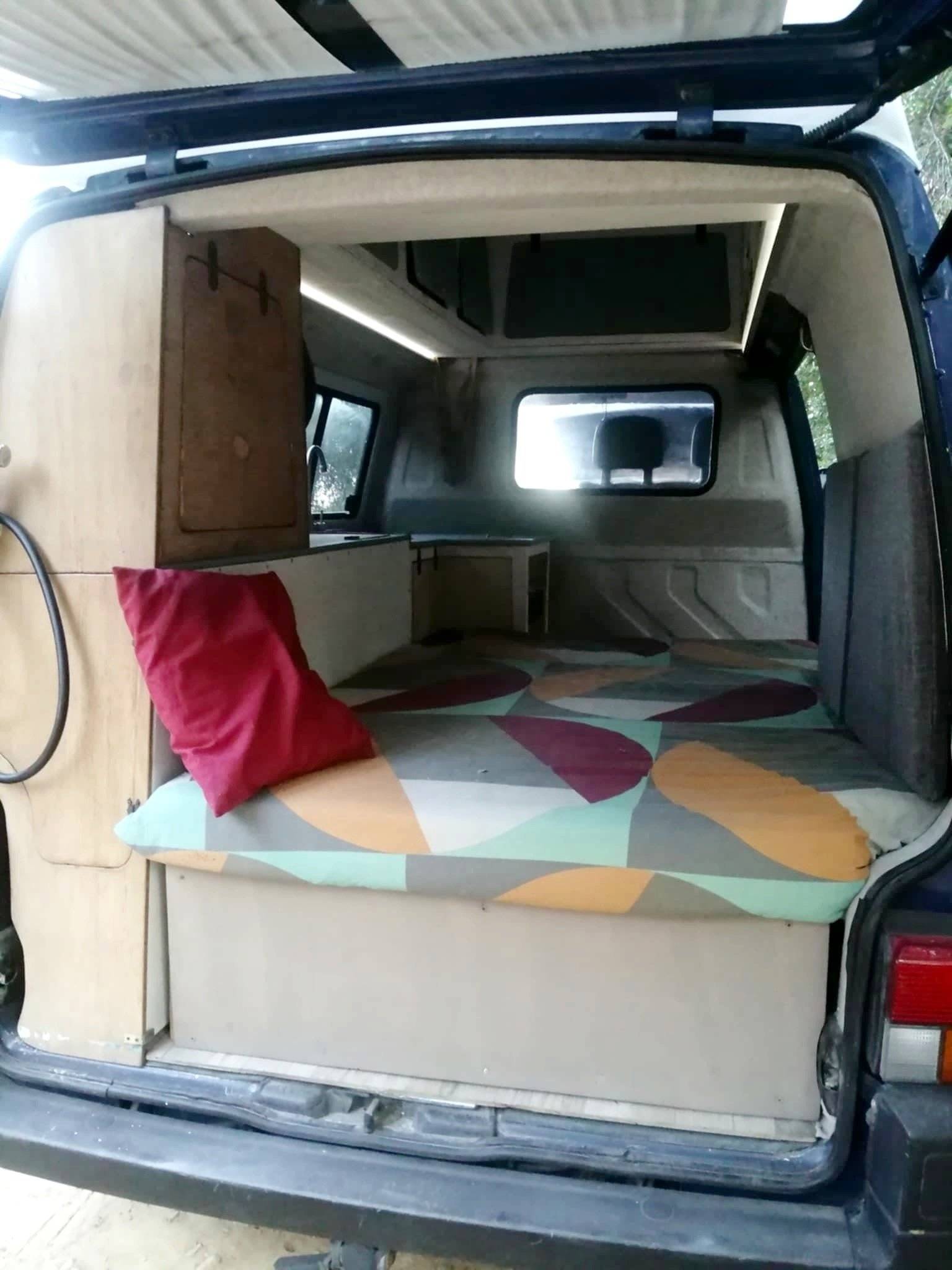 Volkswagen Transporter T4 2.4D