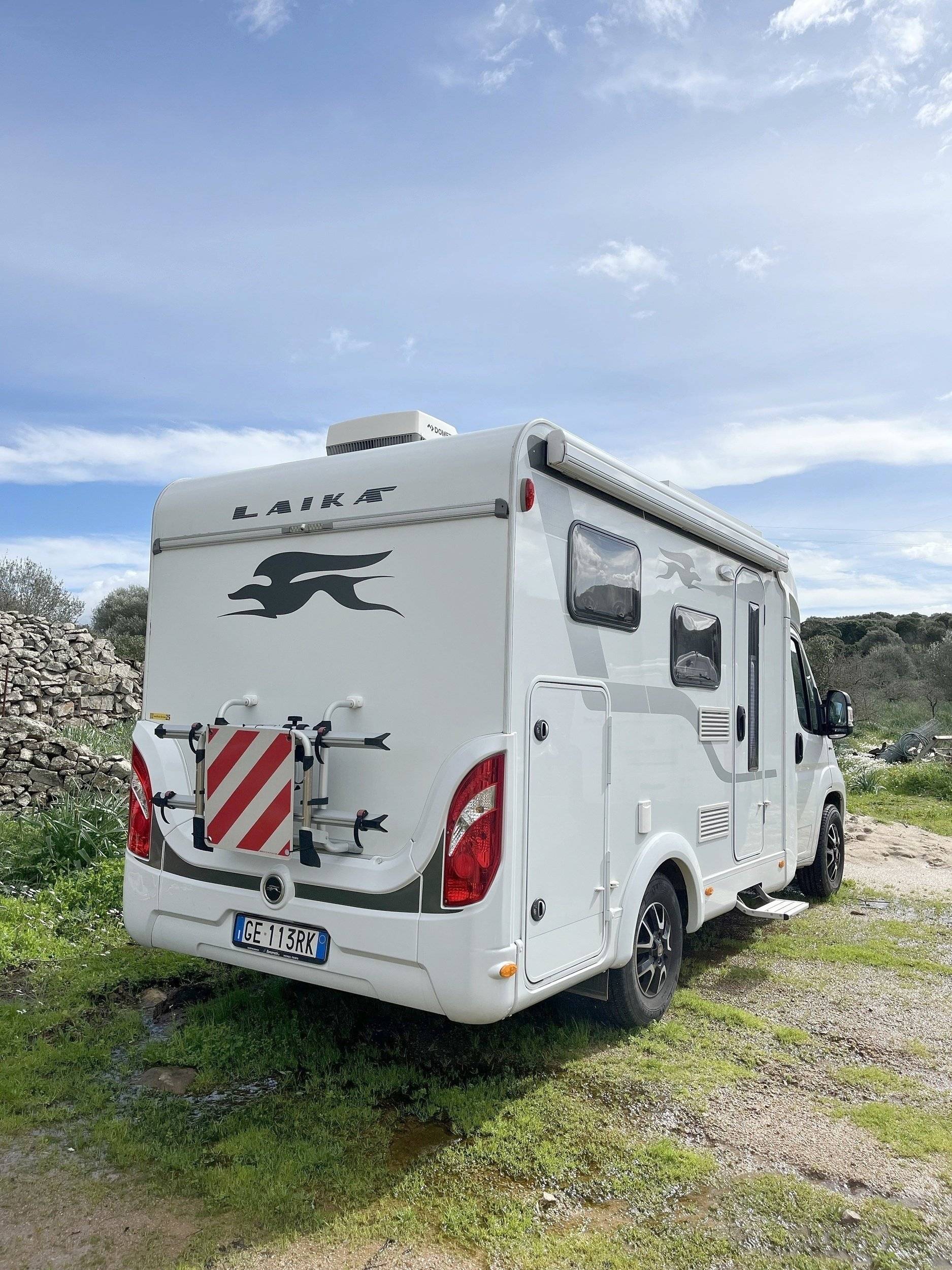 Teilintegriertes Wohnmobil