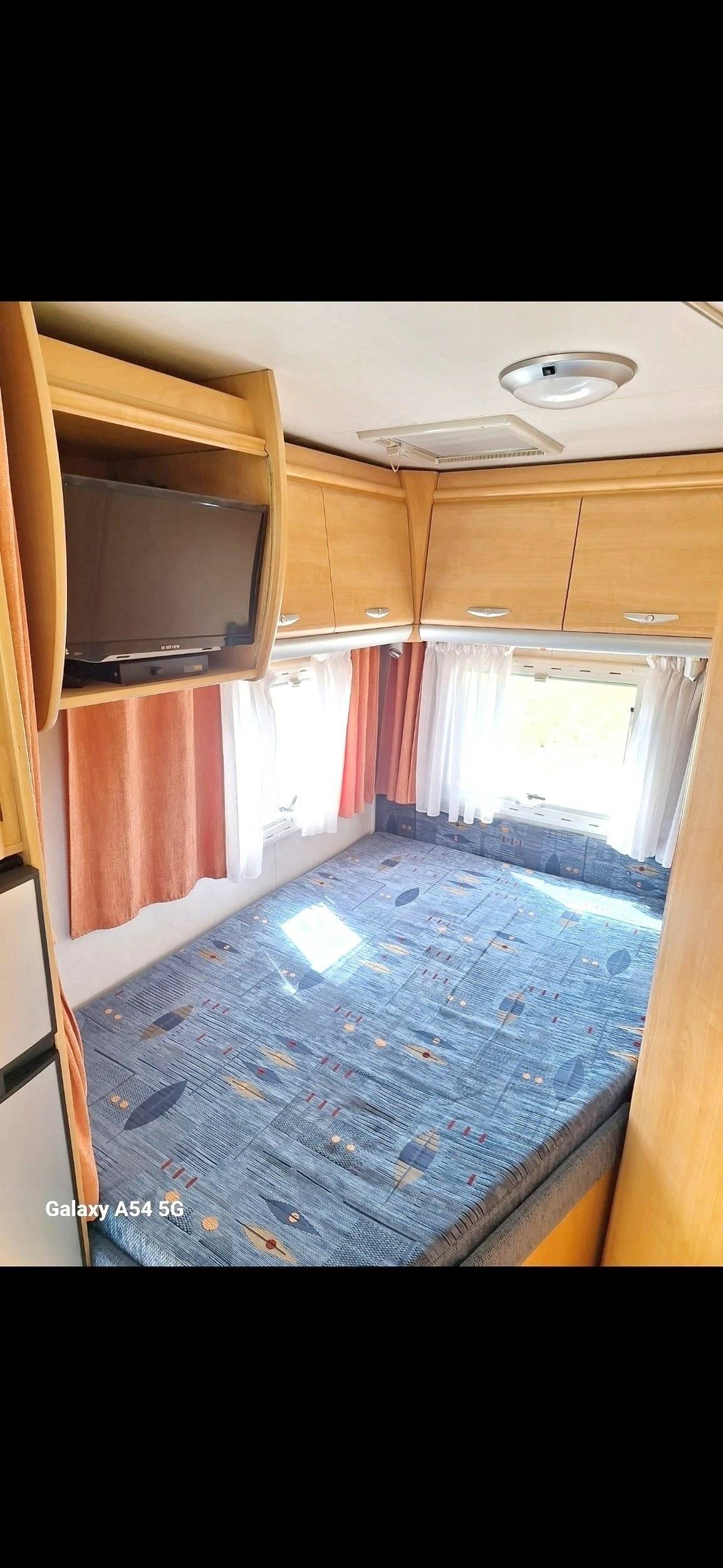 Plazas en cama Ford Transit 125 ch - Yescapa