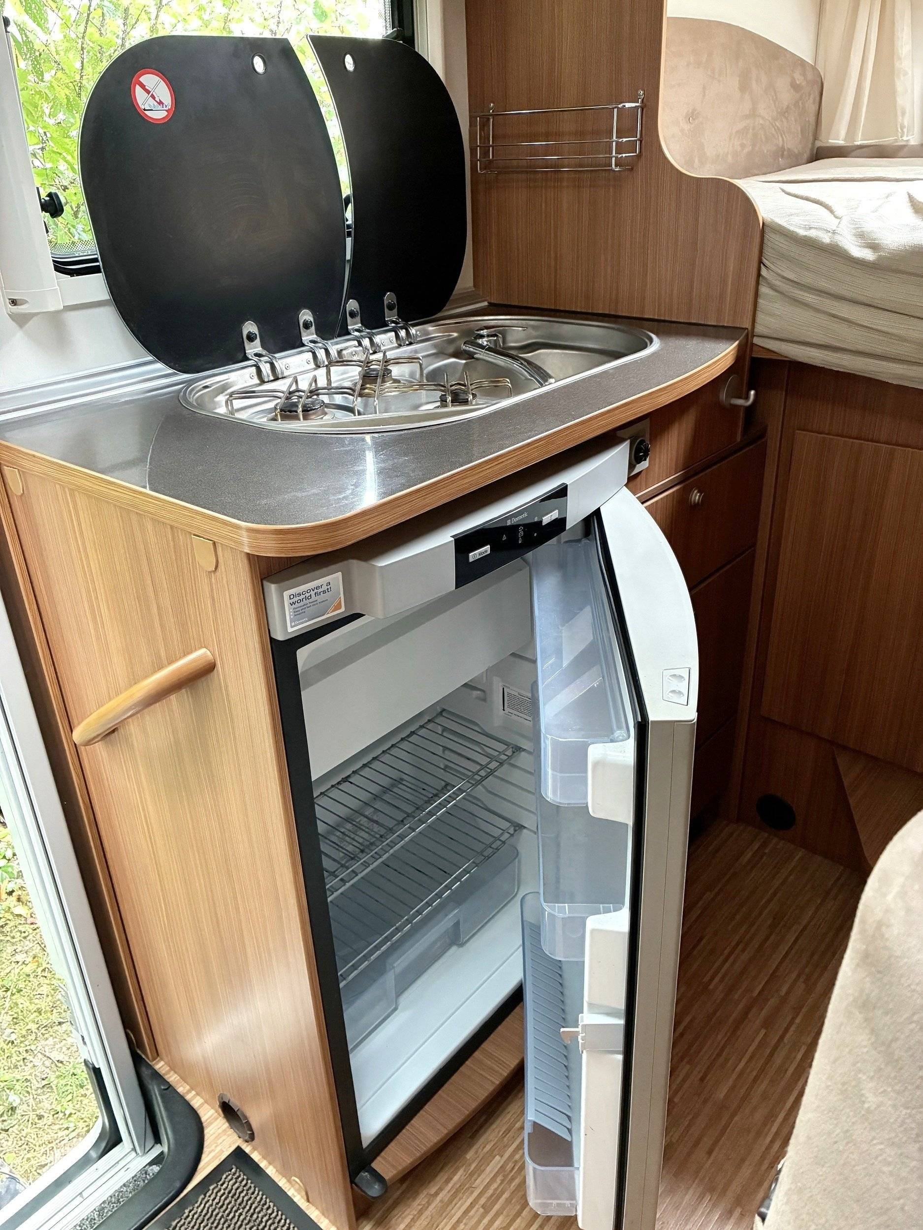 Dining Area Fiat Ducato 2,3 l Multijet 130 ch. - Yescapa