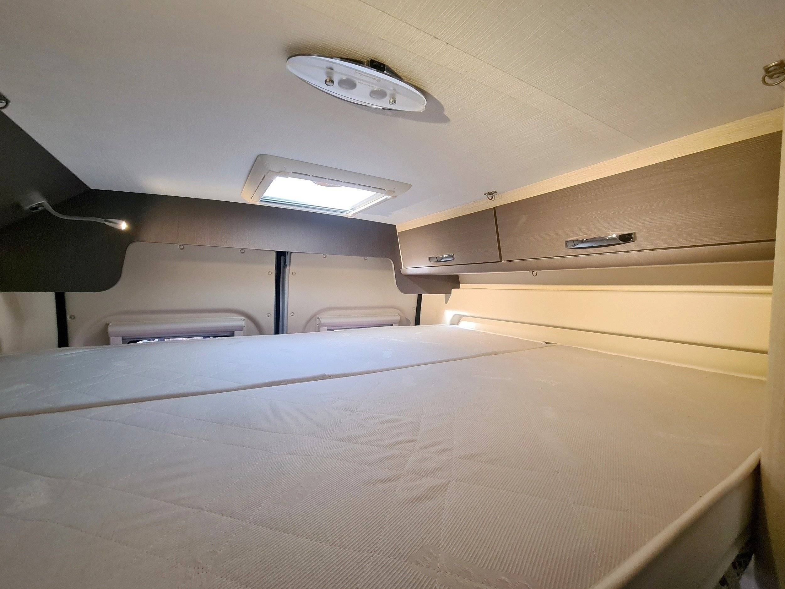 slaapplaatsen Fiat Ducato 130 Multijet - Yescapa