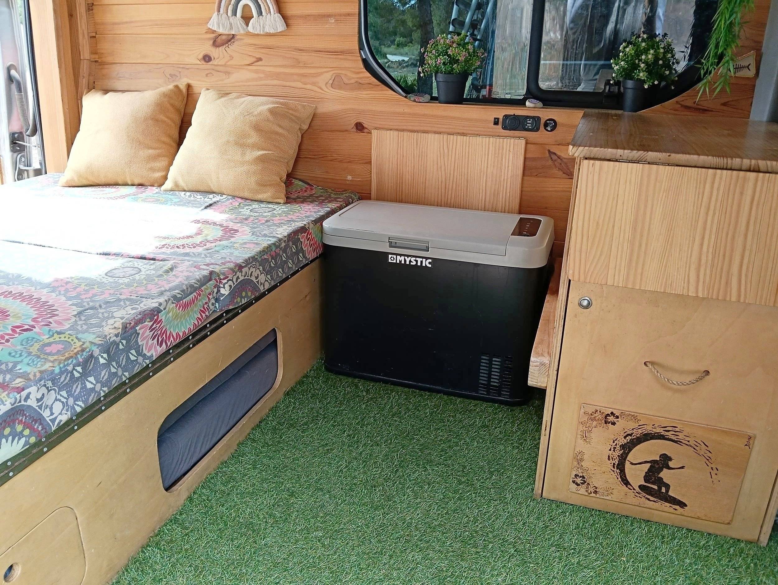 Schlafplätze Renault Trafic 1,9 DCi 100ch - Yescapa