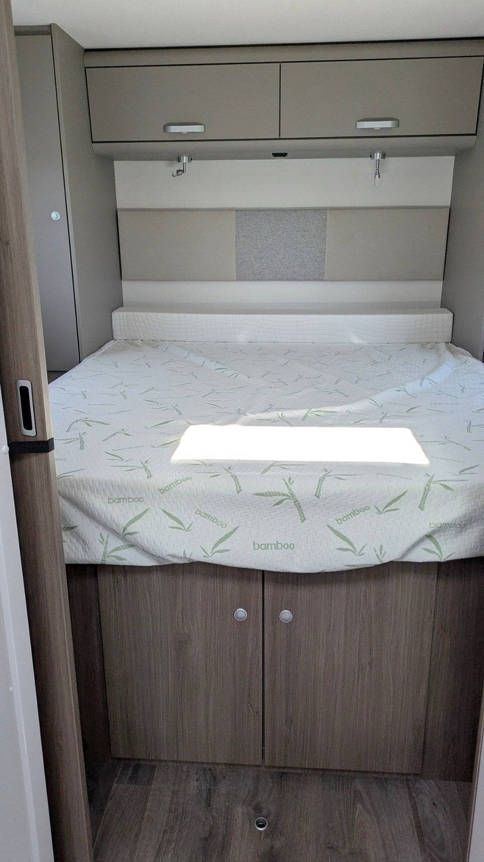 Couchages Citroën Jumper 2,2 l 140 ch - Yescapa