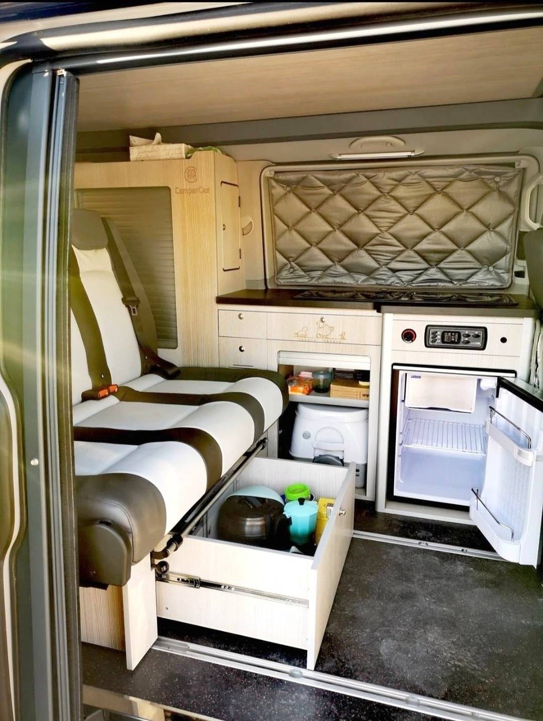 Coin repas Volkswagen Caravelle T6.1 - Yescapa