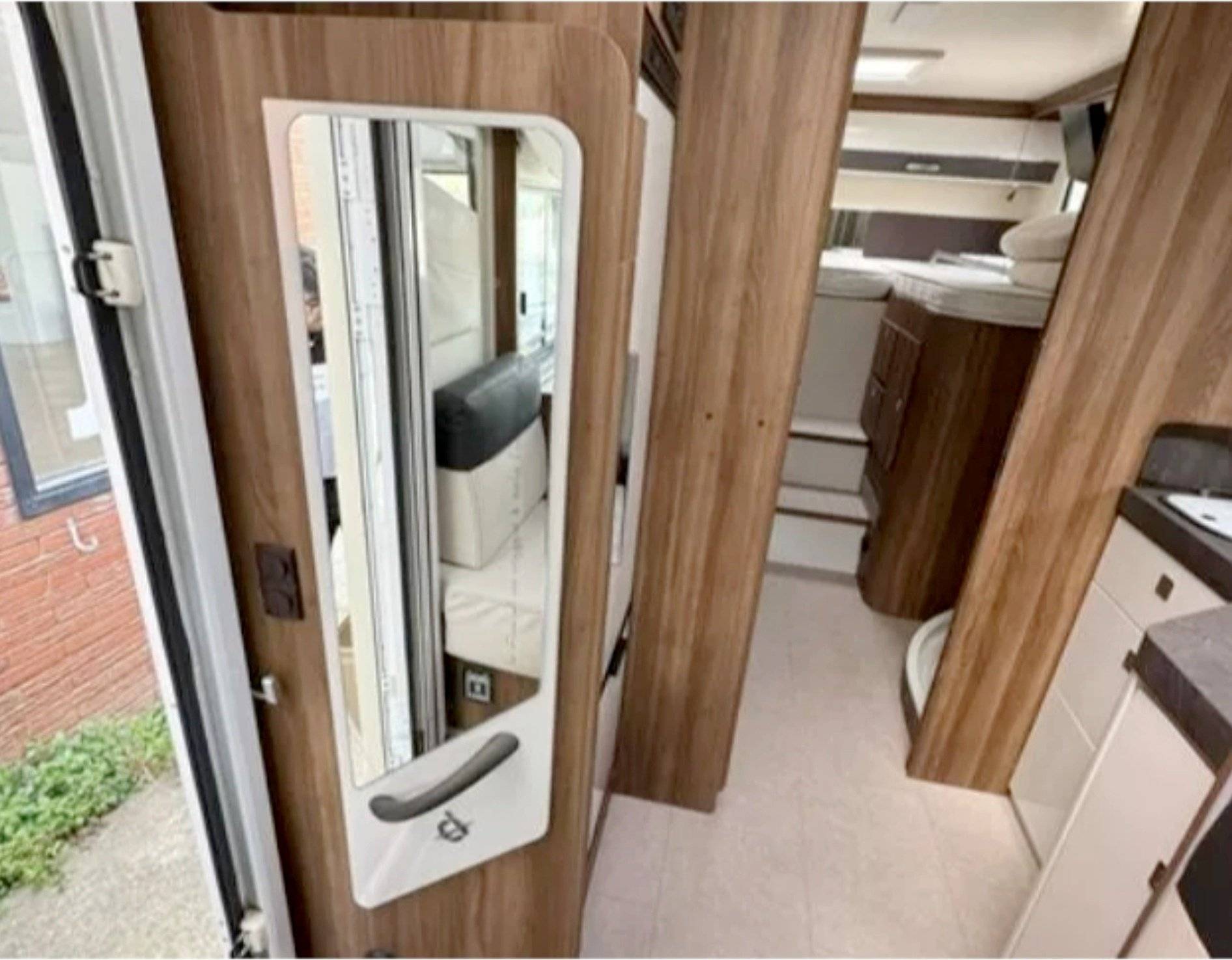 CARAVAN INTERNATIONAL CARAVAN INTERNATIONAL