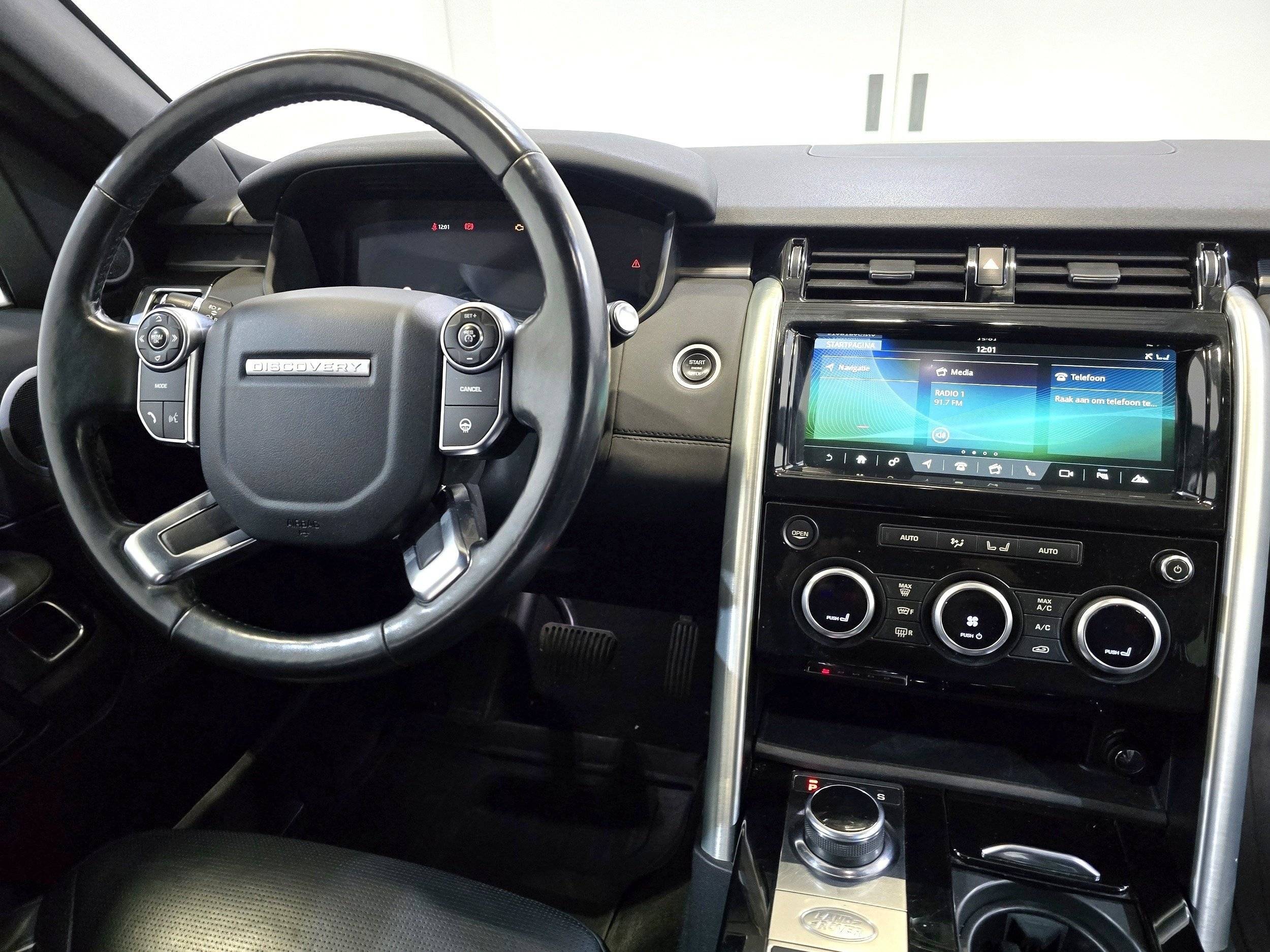 Plazas en cama Land Rover Discovery 5 - Yescapa