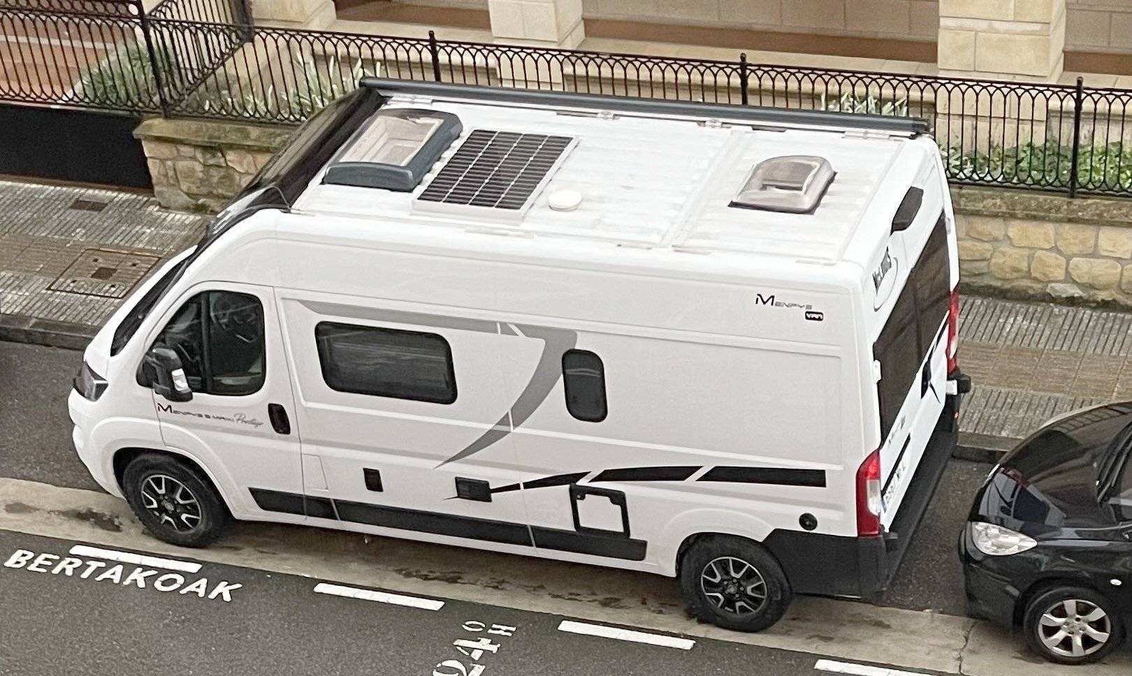 Mclouis Van 3 Maxi Prestige