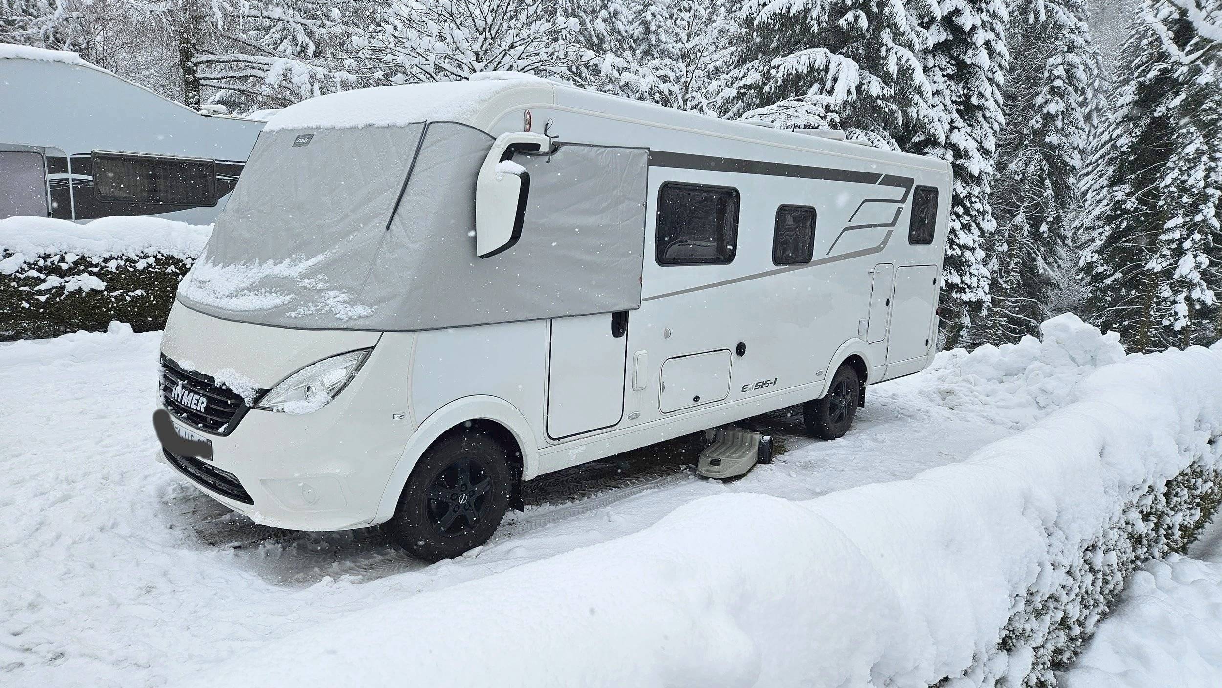Hymer Exisis-i 678