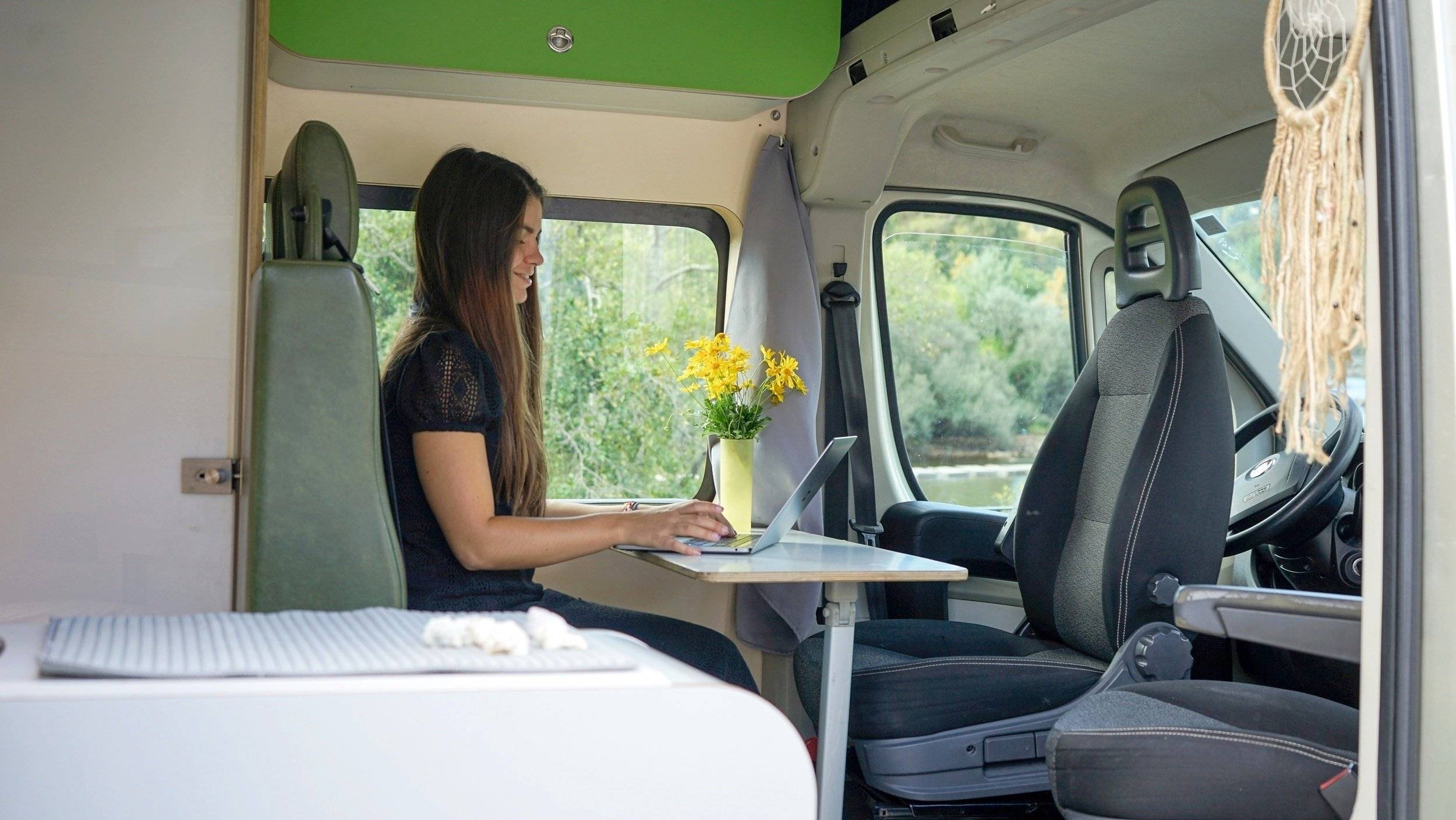 Área de jantar Fiat Fiat Ducato 2,0 l 115cv - Yescapa