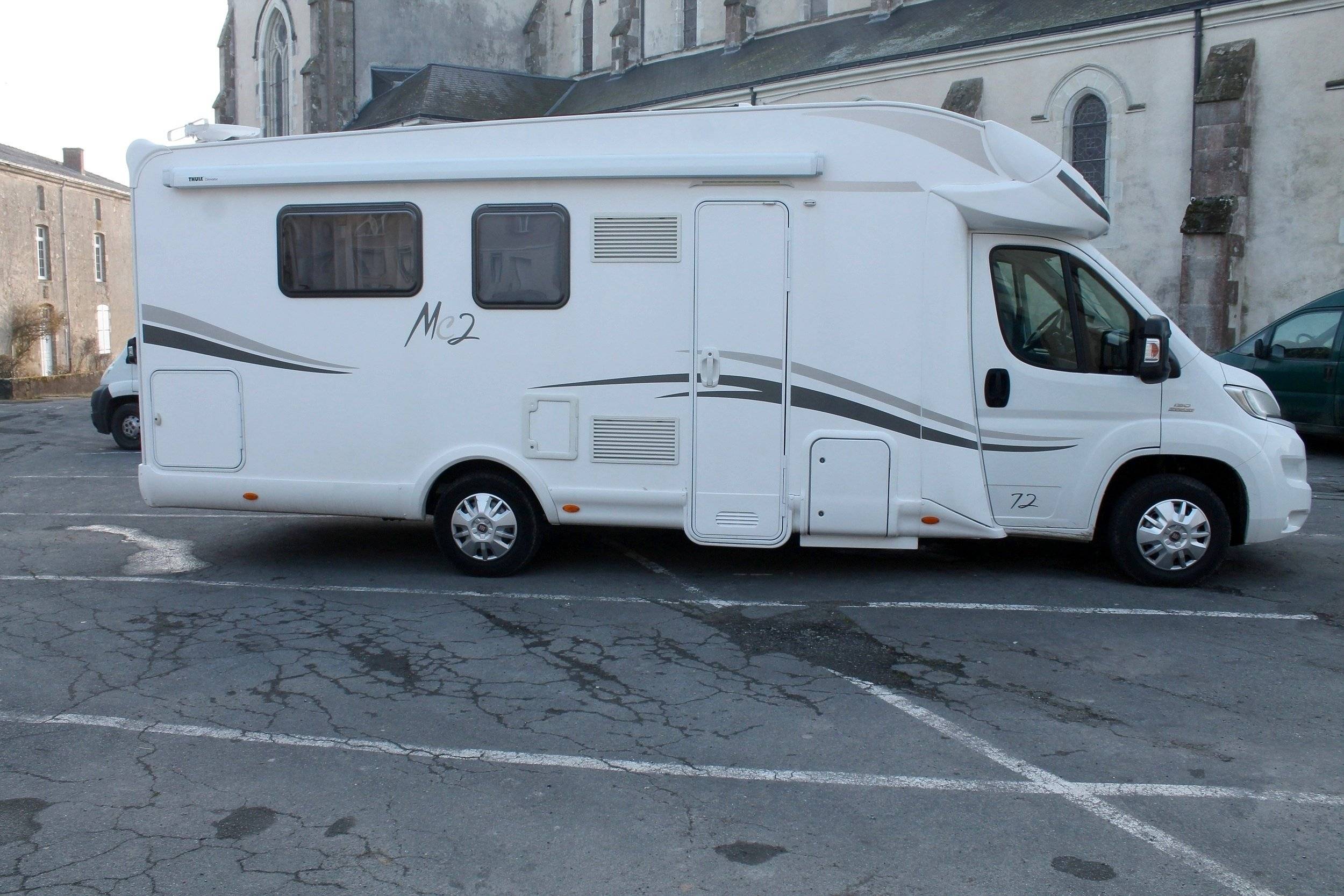 Voorkant 3/4  - Yescapa