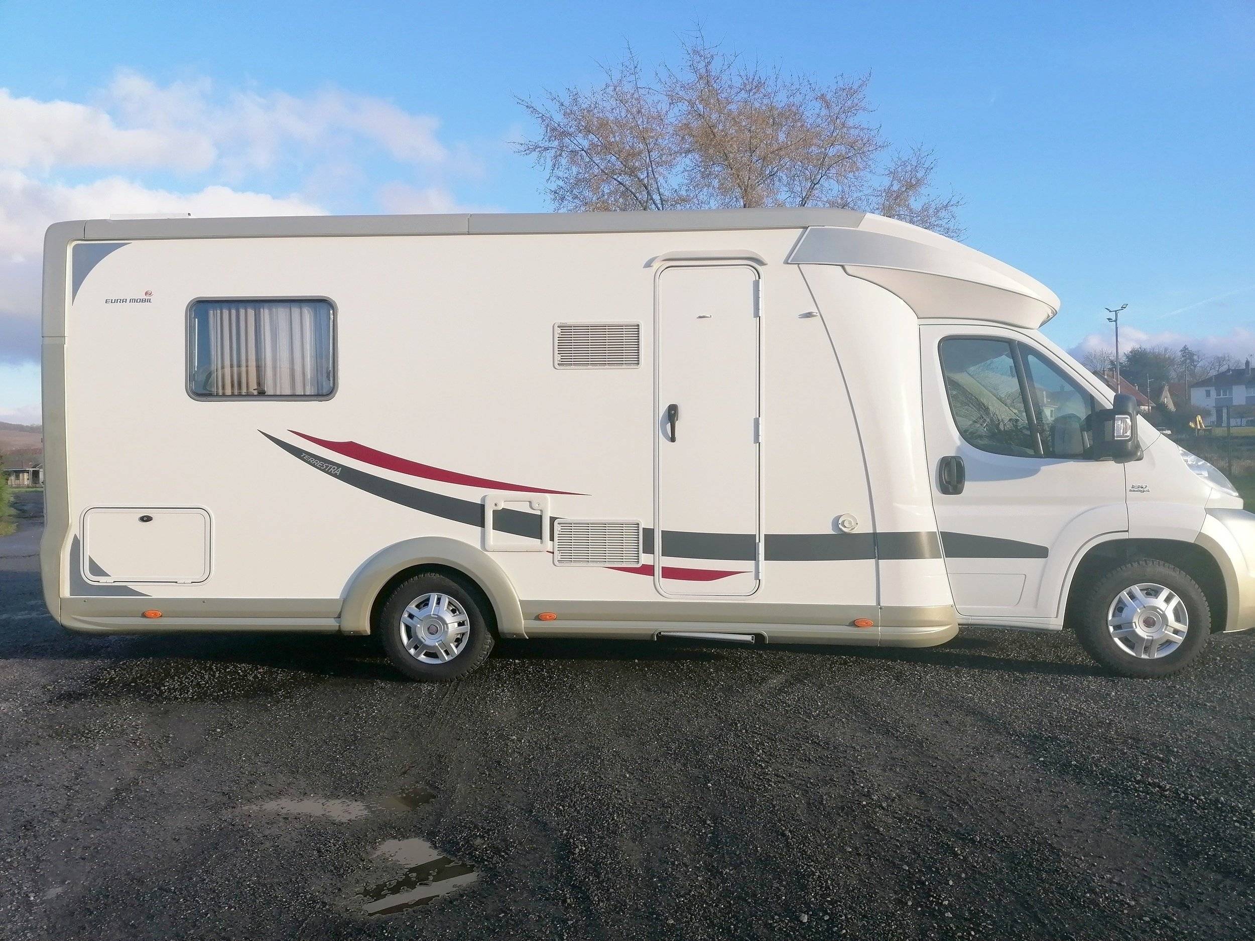 Eura Mobil Terrestra TT710