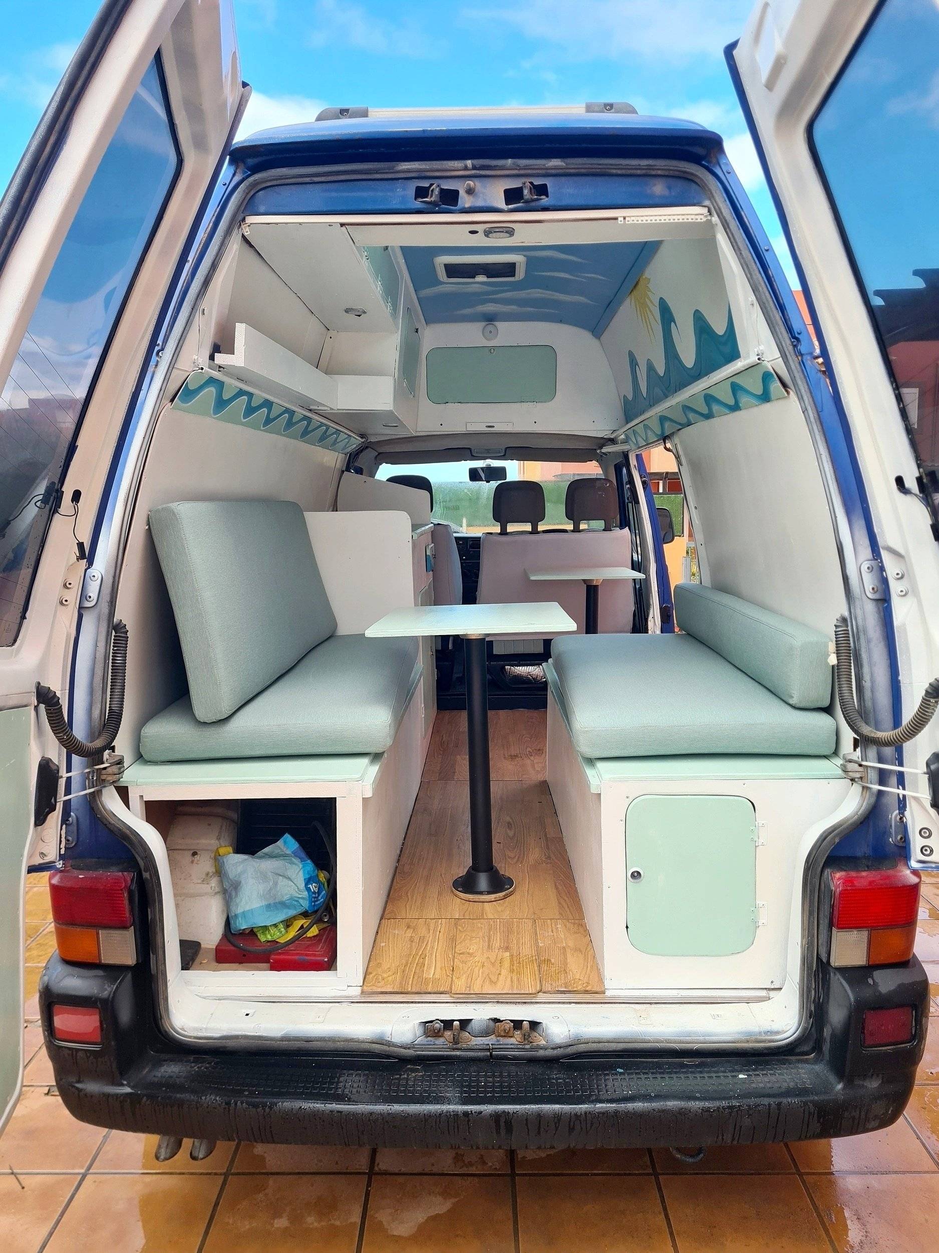 Coin repas Volkswagen Gran California - Yescapa