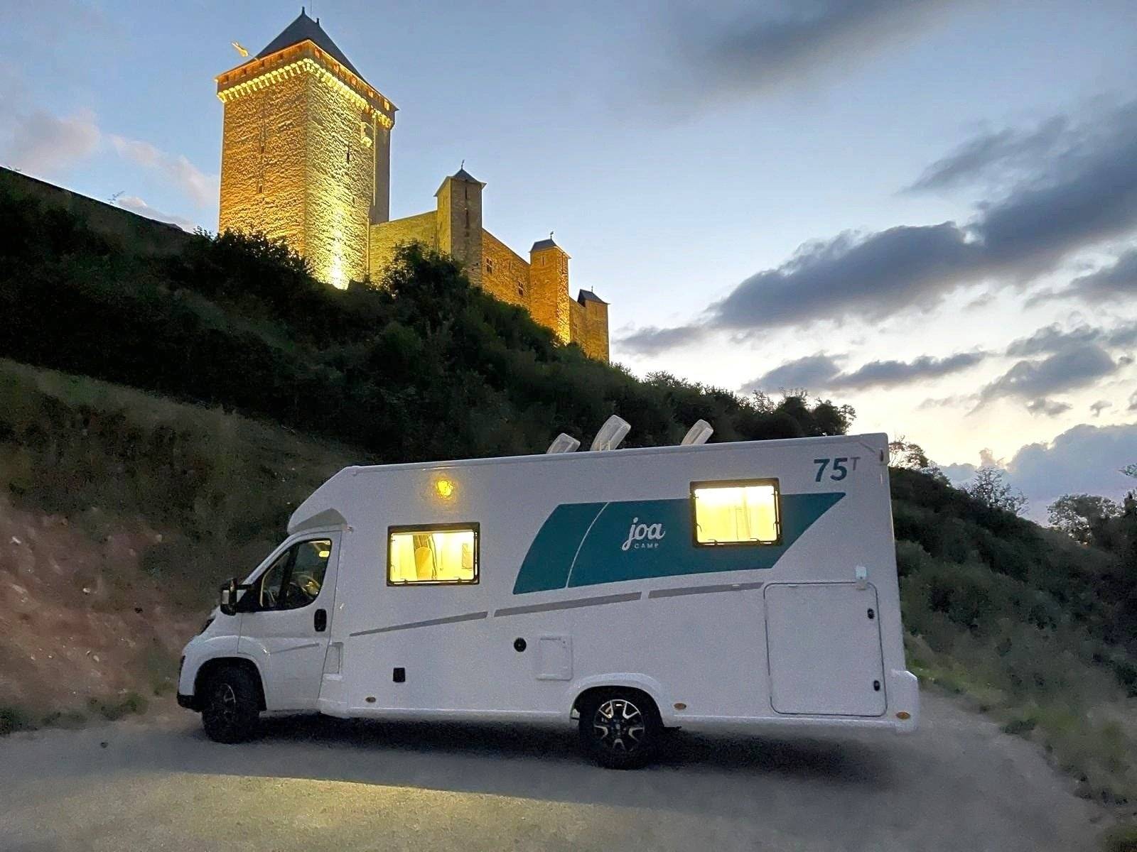 Voorkant 3/4 Fiat Ducato 2,2 l JTD 130 ch. - Yescapa