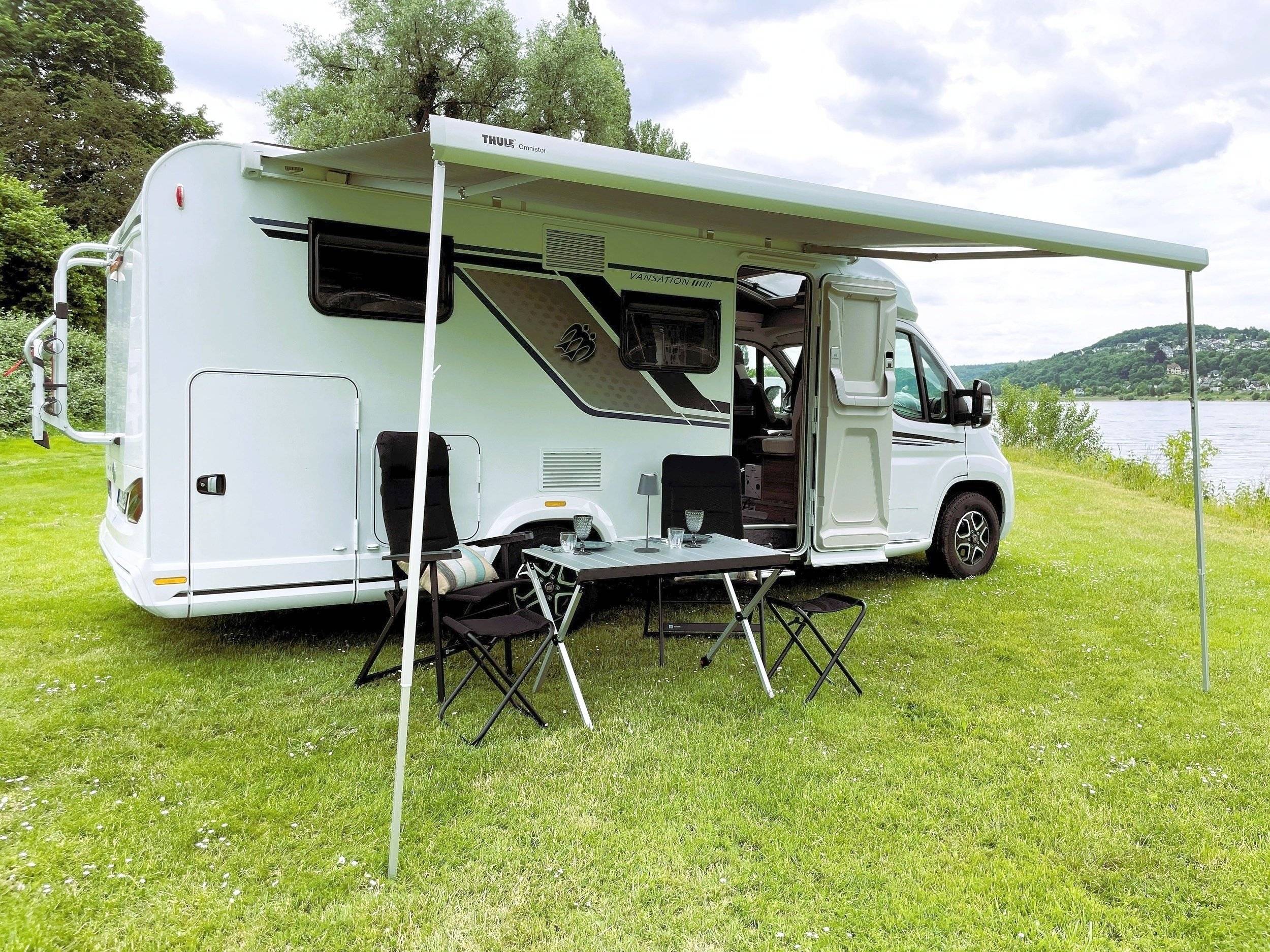 Teilintegriertes Wohnmobil