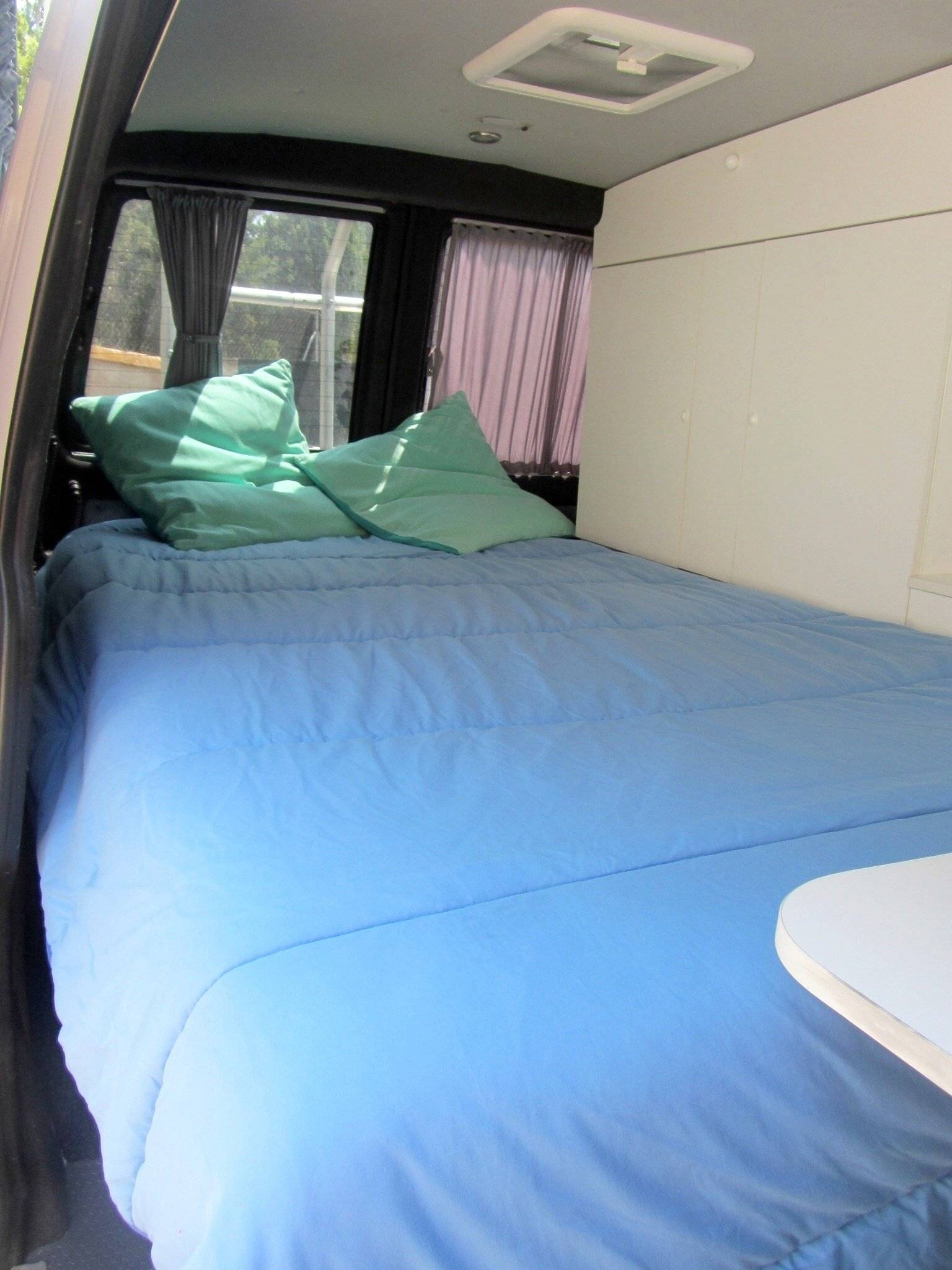 Berth Volkswagen Transporter - Yescapa