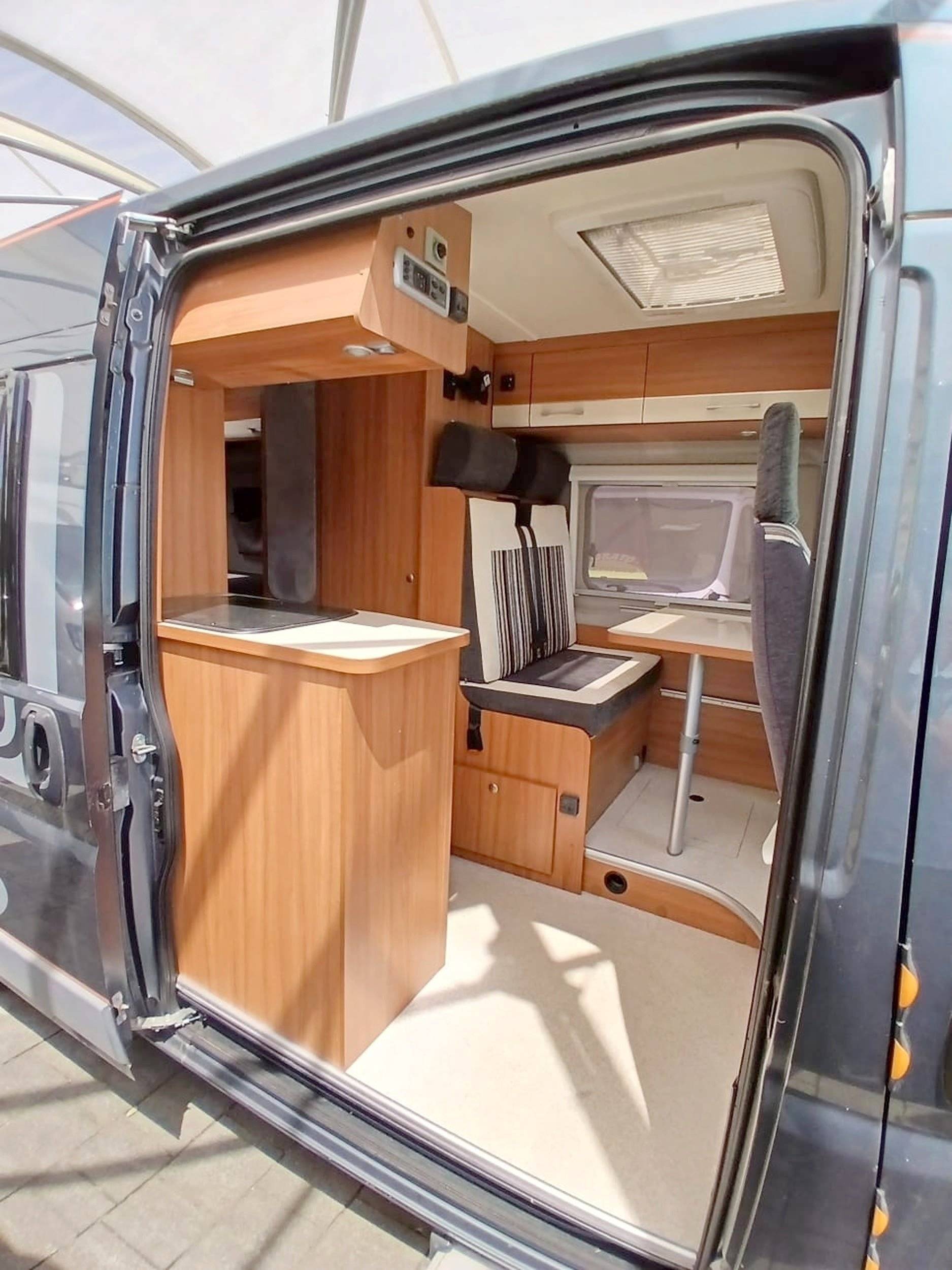 Dinette Fiat Ducato 2.3l 130CV - Yescapa