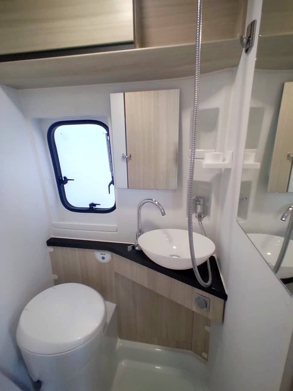 Adria Twin Axess 600 Spt family