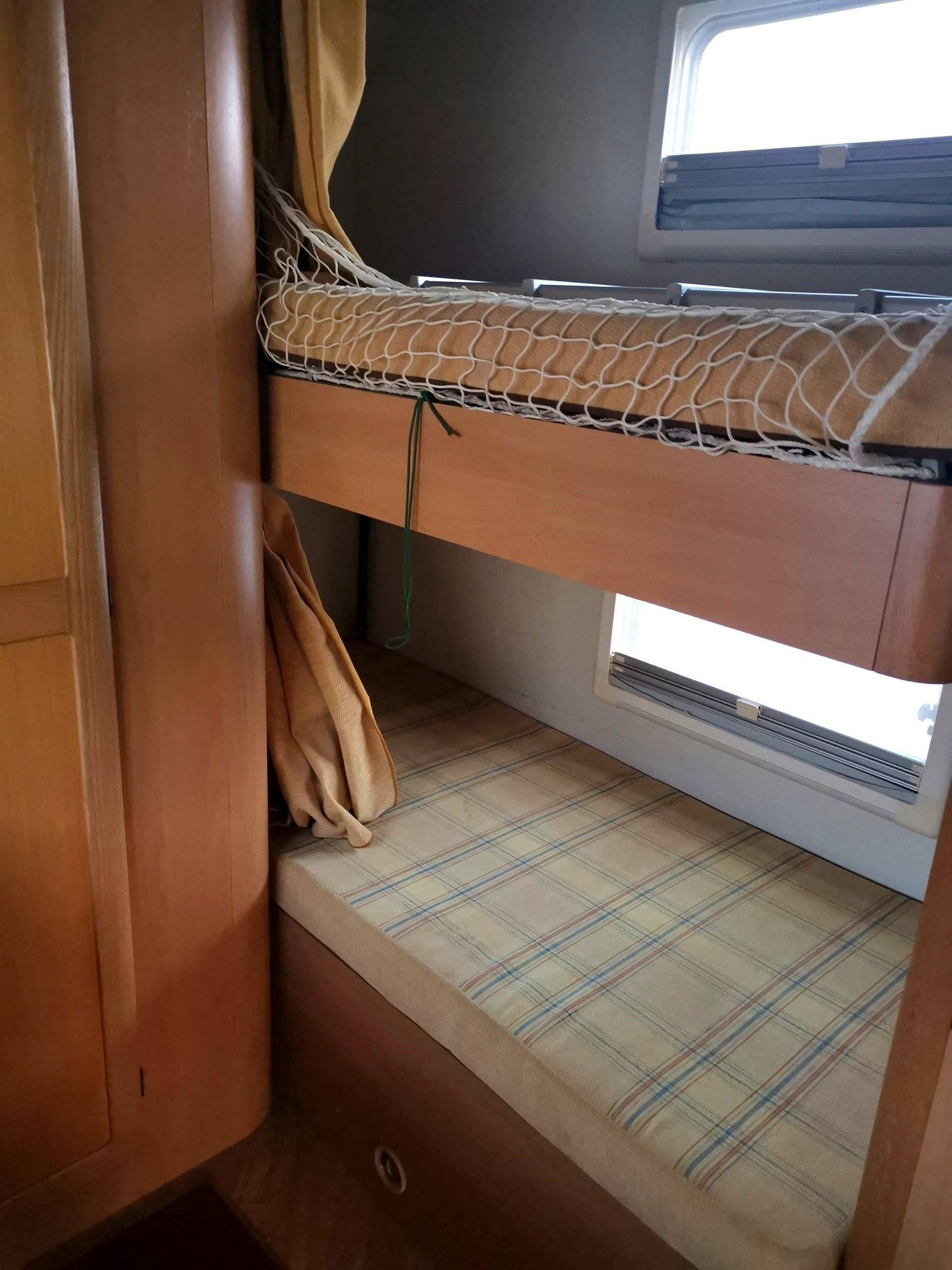 Couchages Mercedes Sprinter 316 cdi - Yescapa