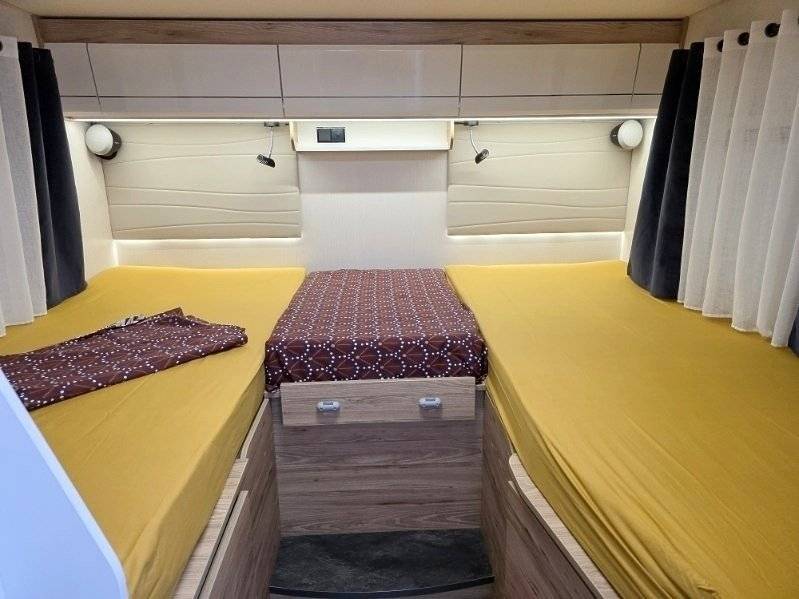 Couchages Fiat Ducato 2,2 l JTD 130 ch. - Yescapa