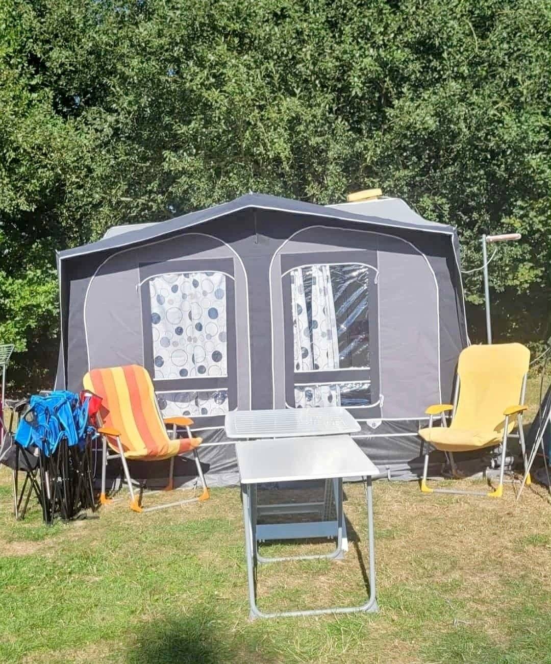 Vista del vehicle angle davanter  - Yescapa