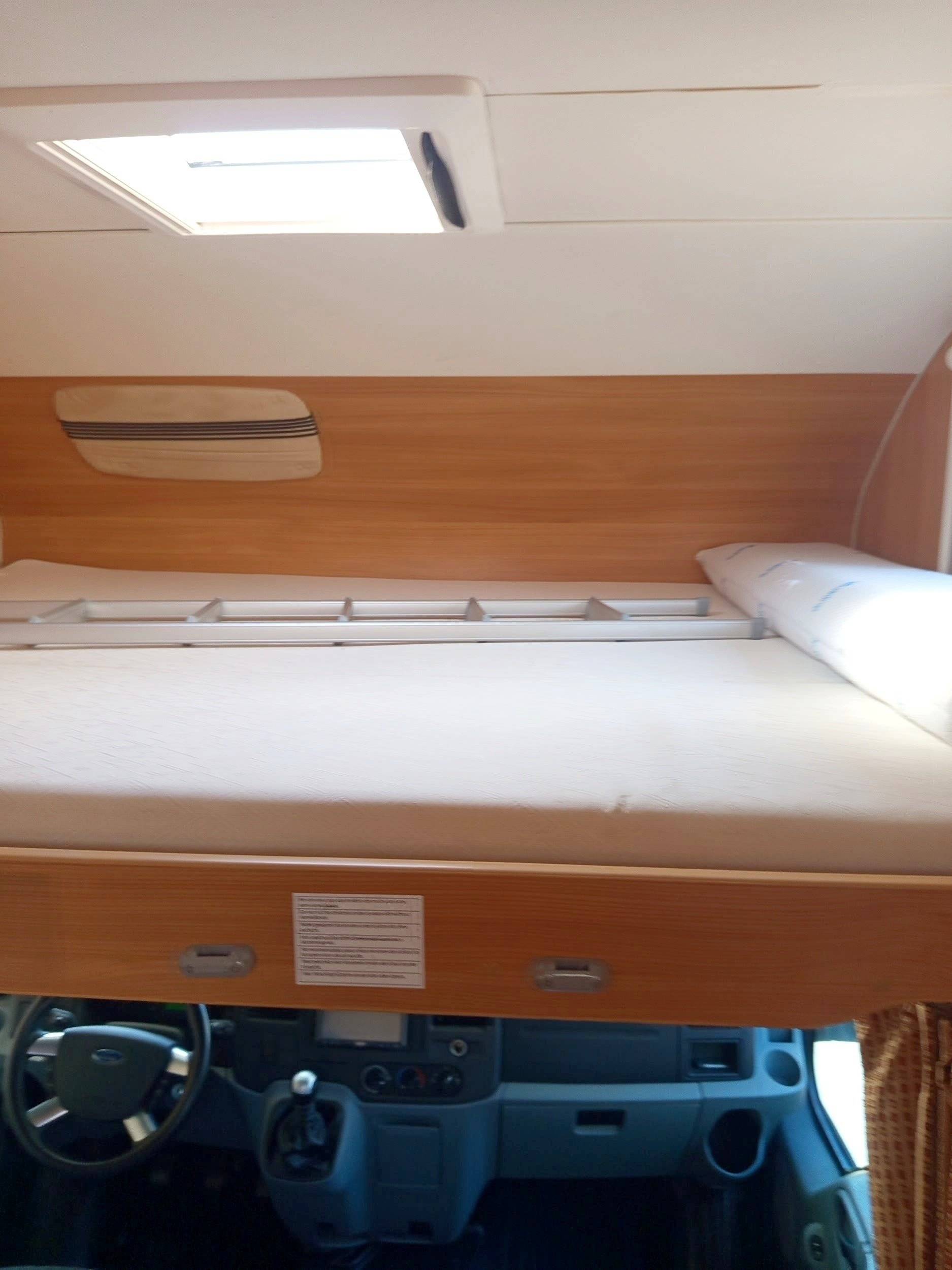 Berth Ford Transit 2,2 l 125 ch - Yescapa