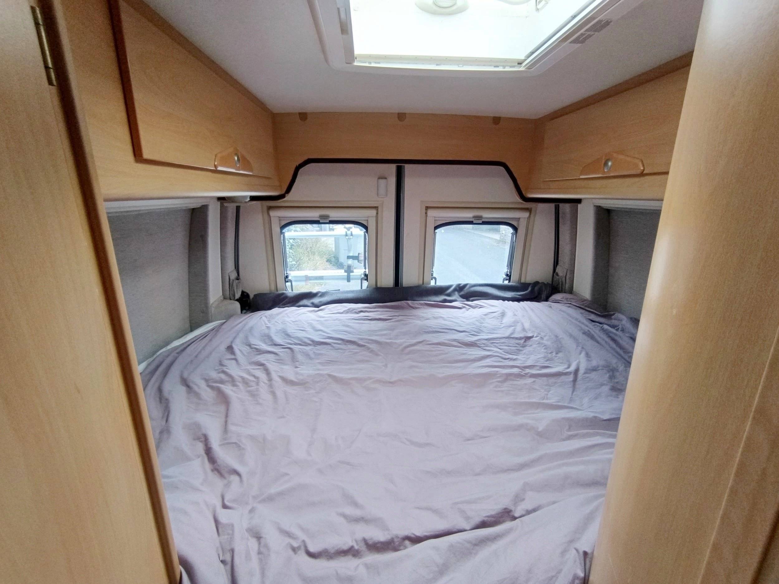 Schlafplätze Renault 2,0 l dCi 115 ch - Yescapa