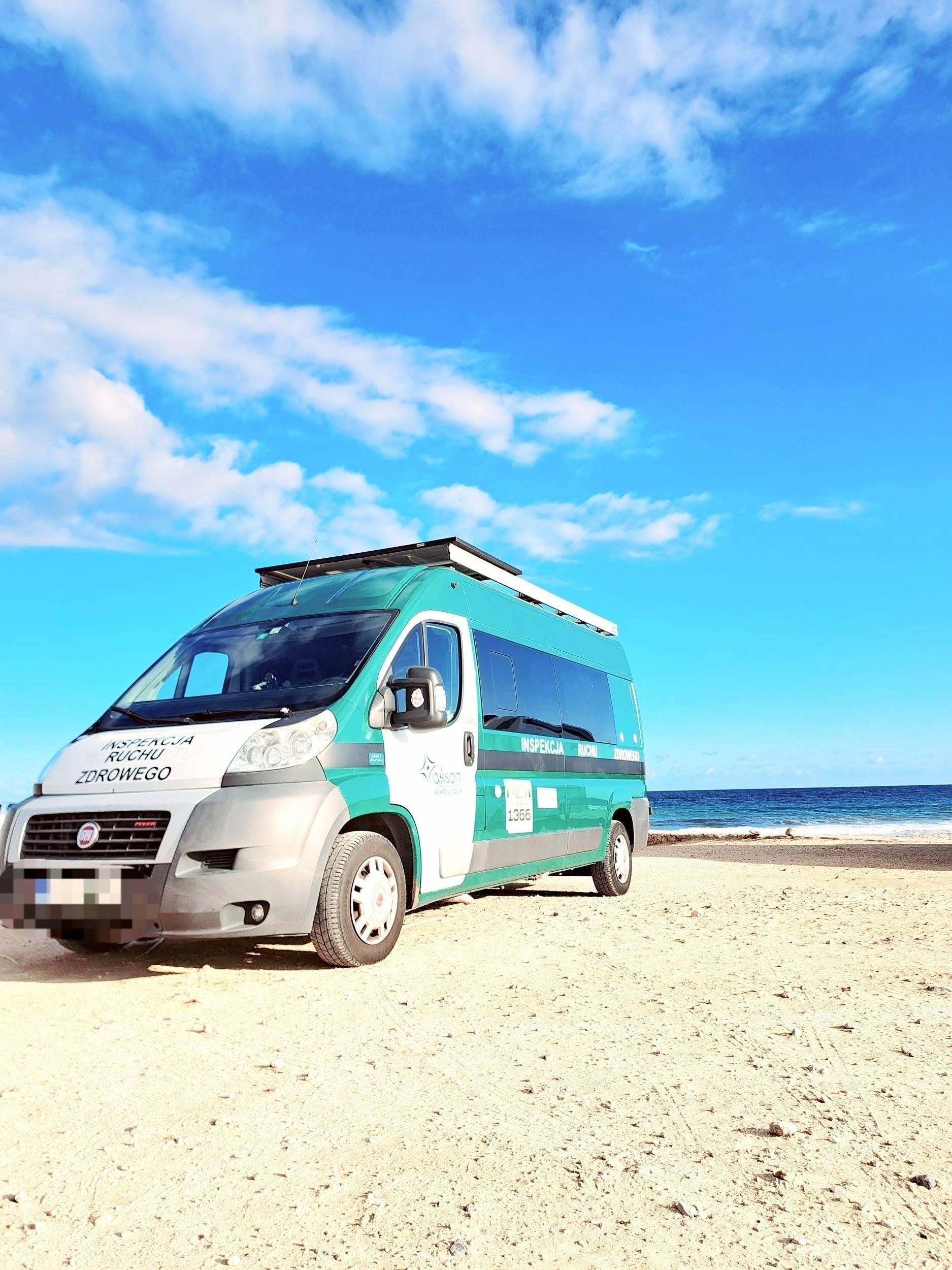 Vista del vehicle angle davanter Fiat Ducato 3,0 l 160 ch - Yescapa