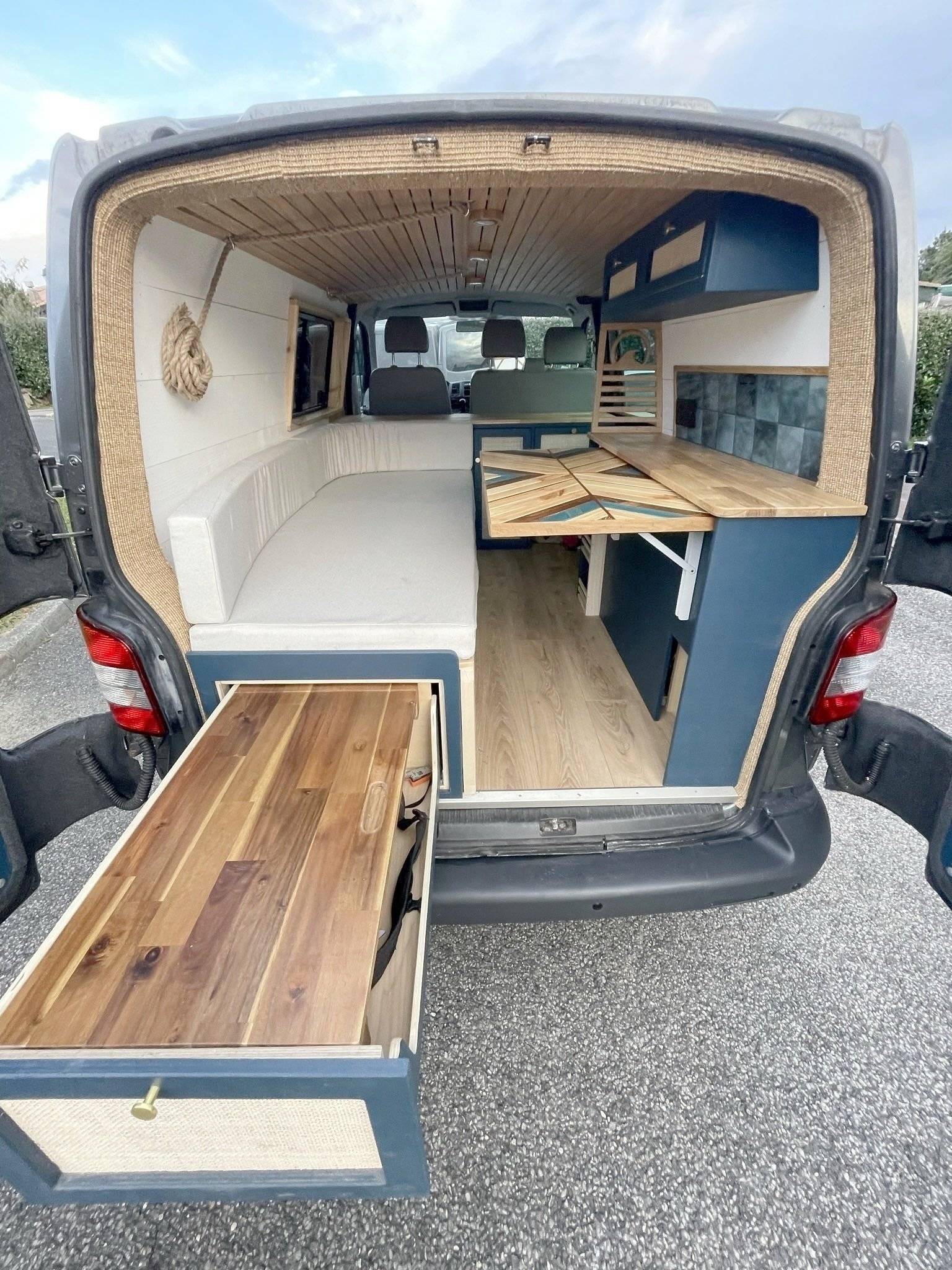 Volkswagen T5 2 l 102 ch