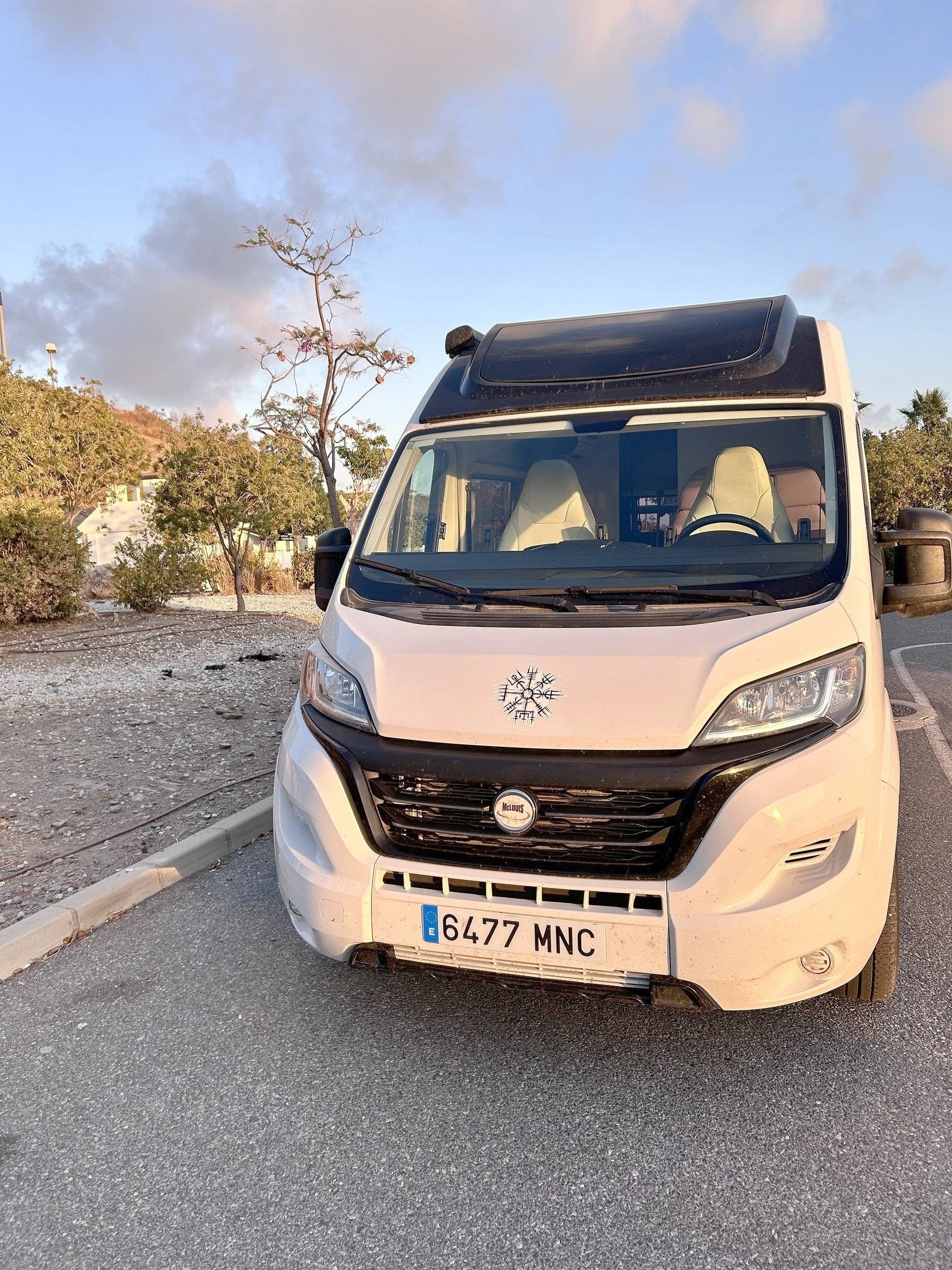 Front view from 3/4 Fiat Fiat ducato - Yescapa