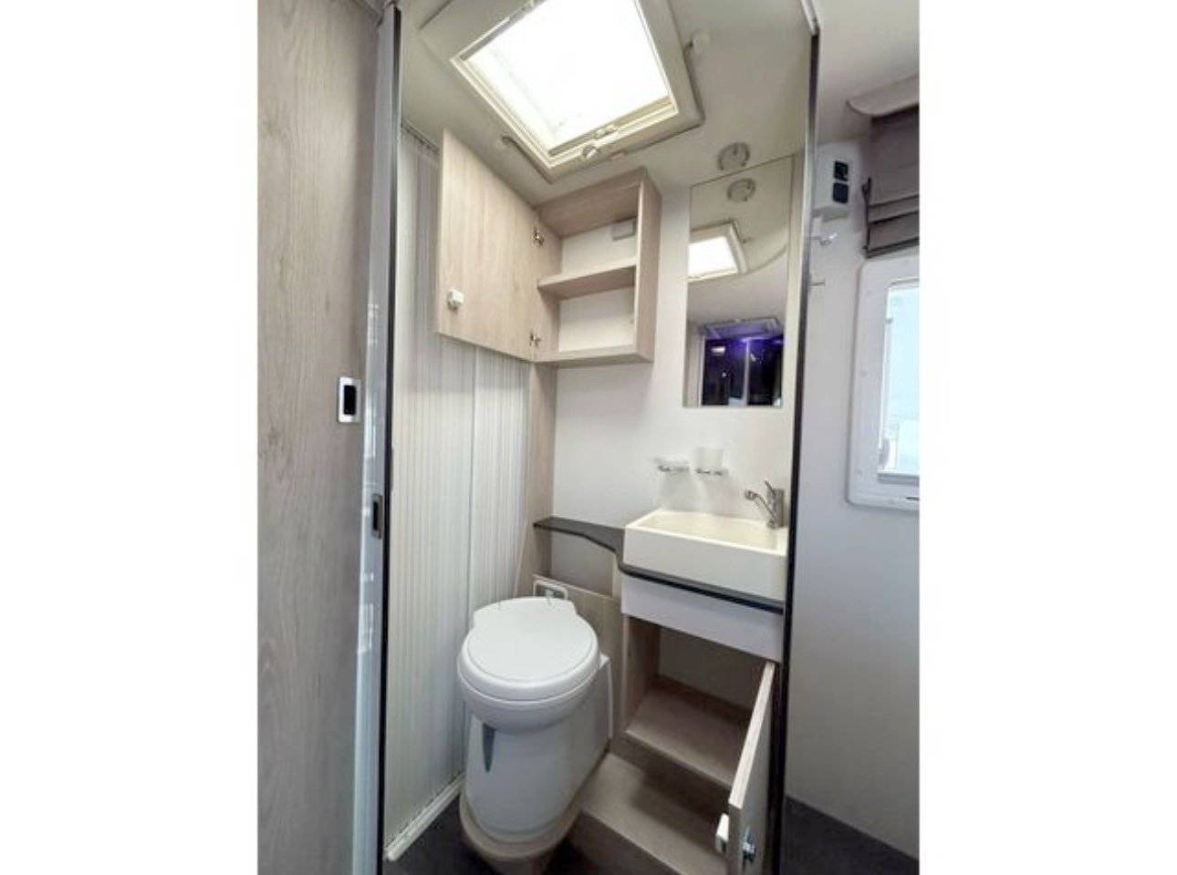 Challenger 2,3 l 130 ch