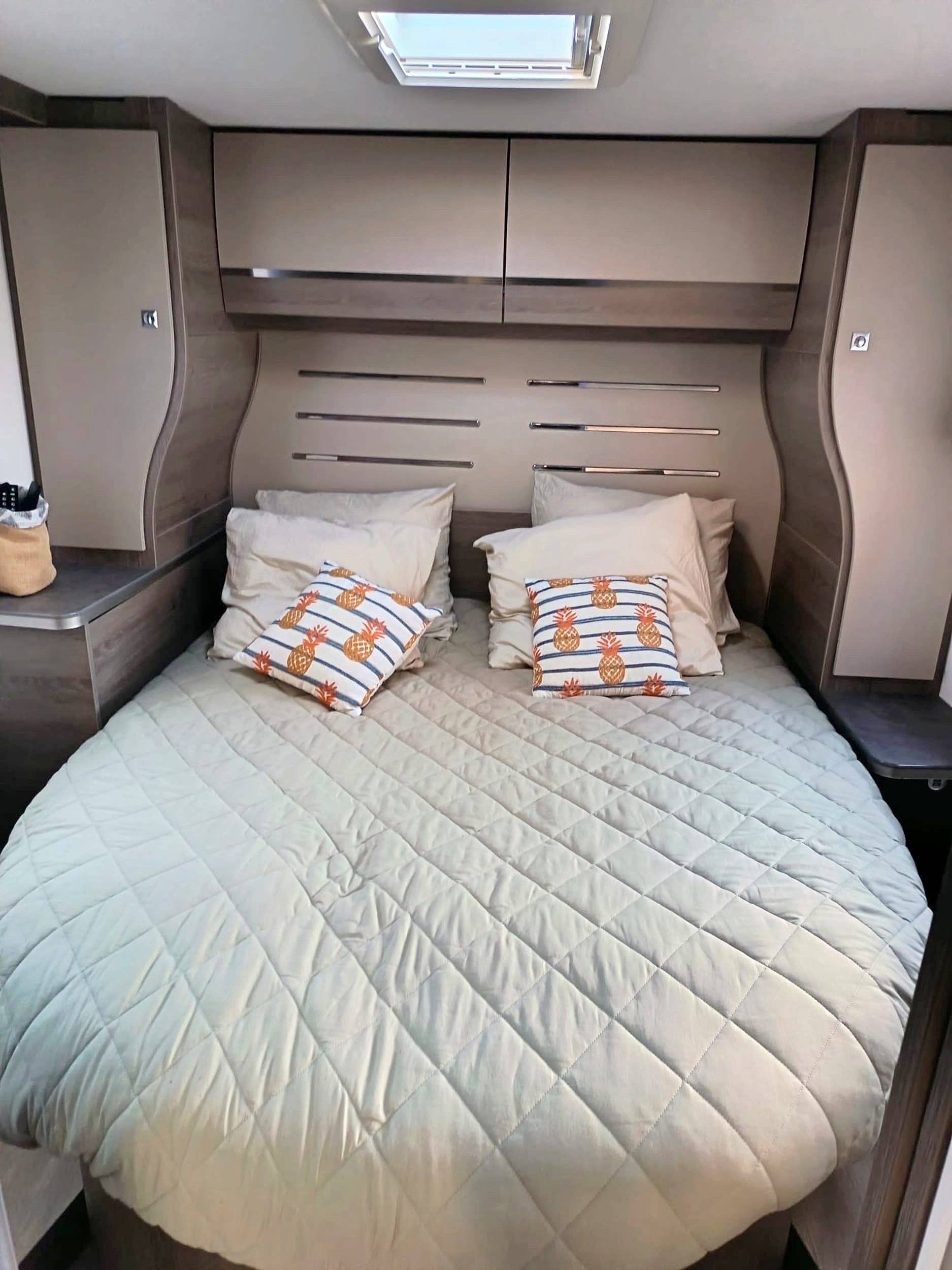 Plazas en cama Ford Titanium - Yescapa