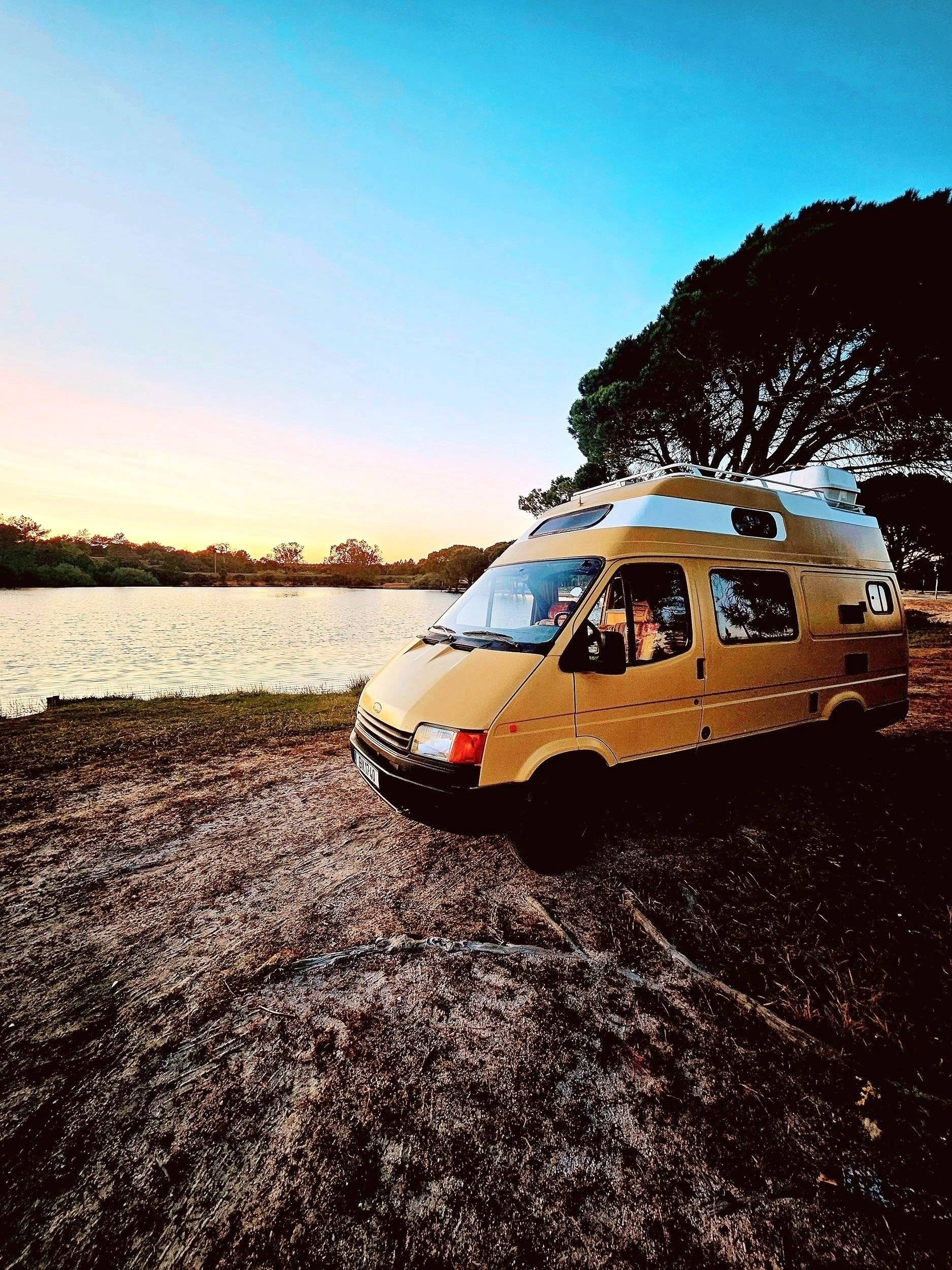 Front view from 3/4 Ford Transit 2,5 - Yescapa