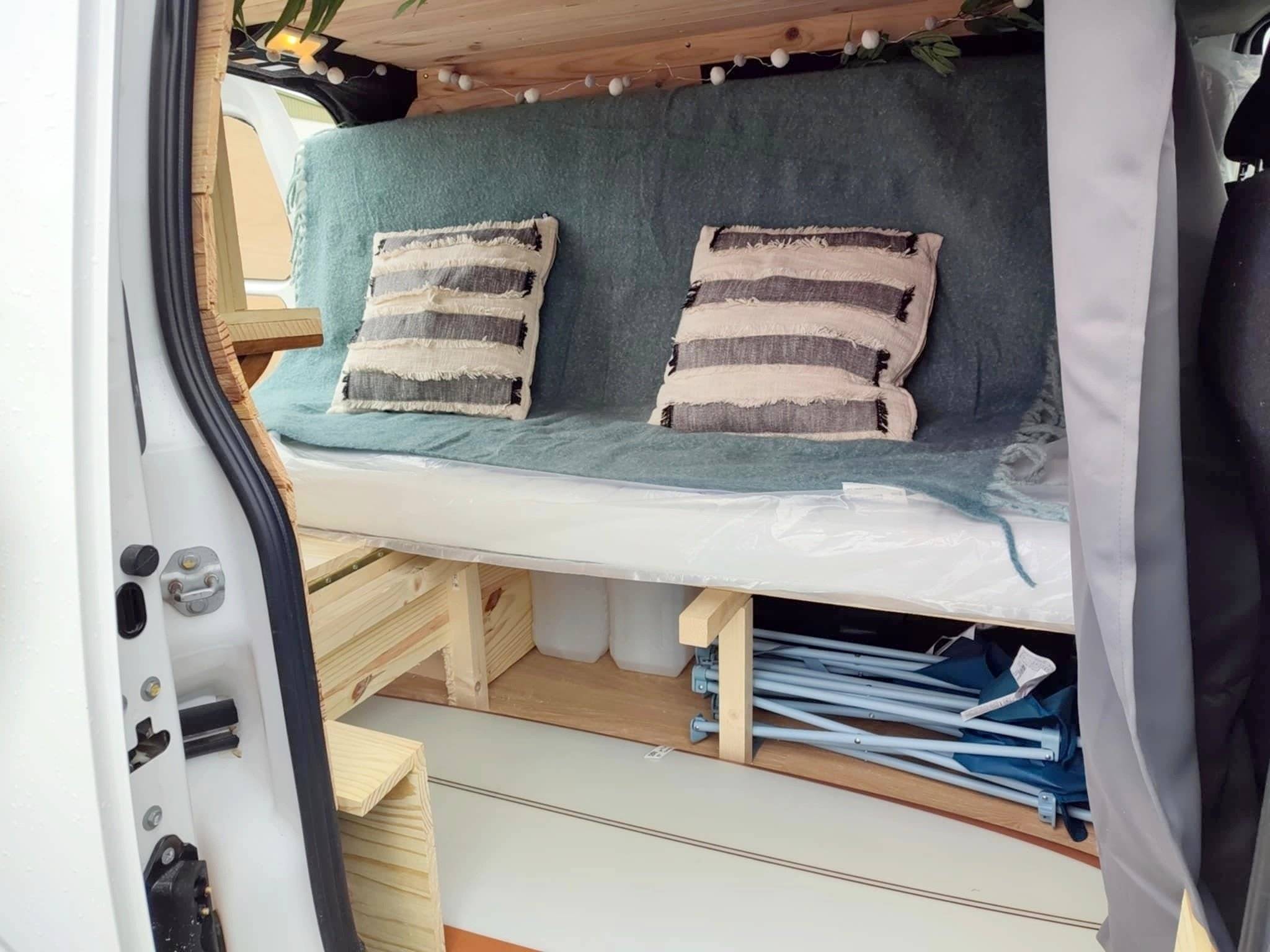 Slaapplaatsen Nissan NV200 - Yescapa