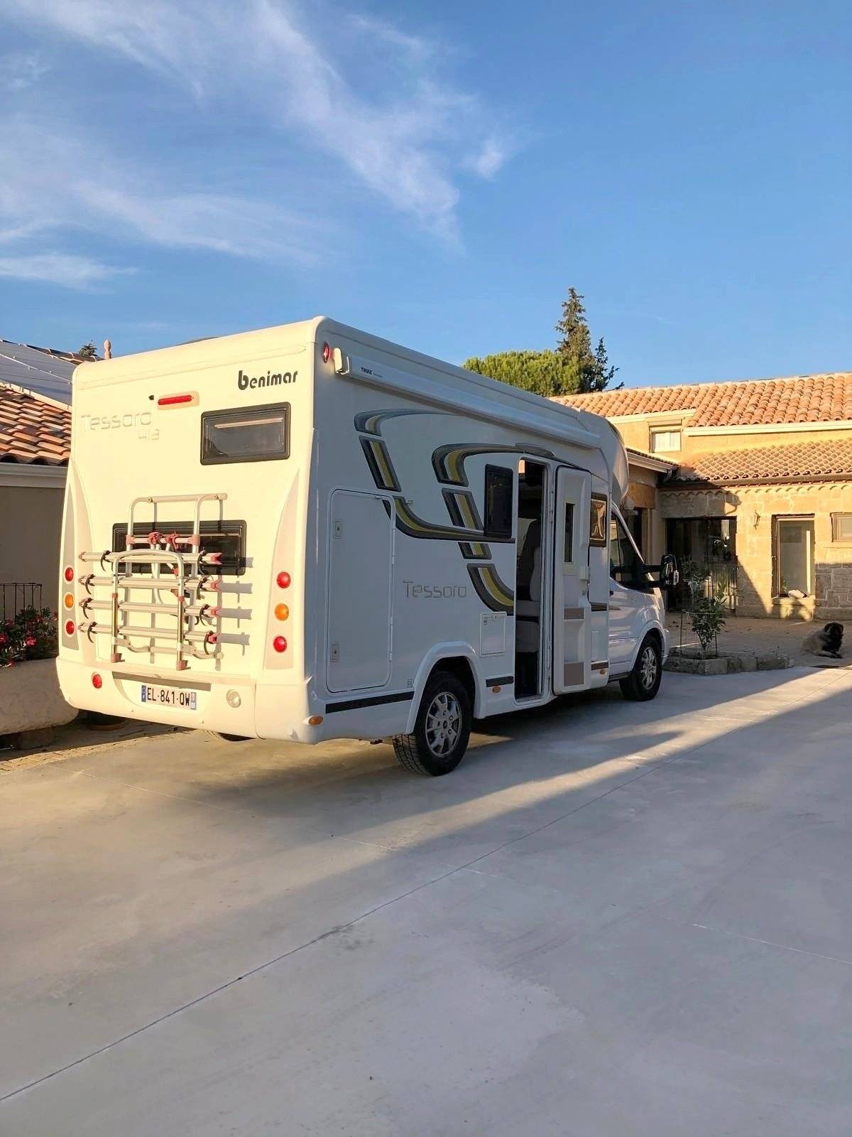 Front view from 3/4 Ford ford transit - Yescapa