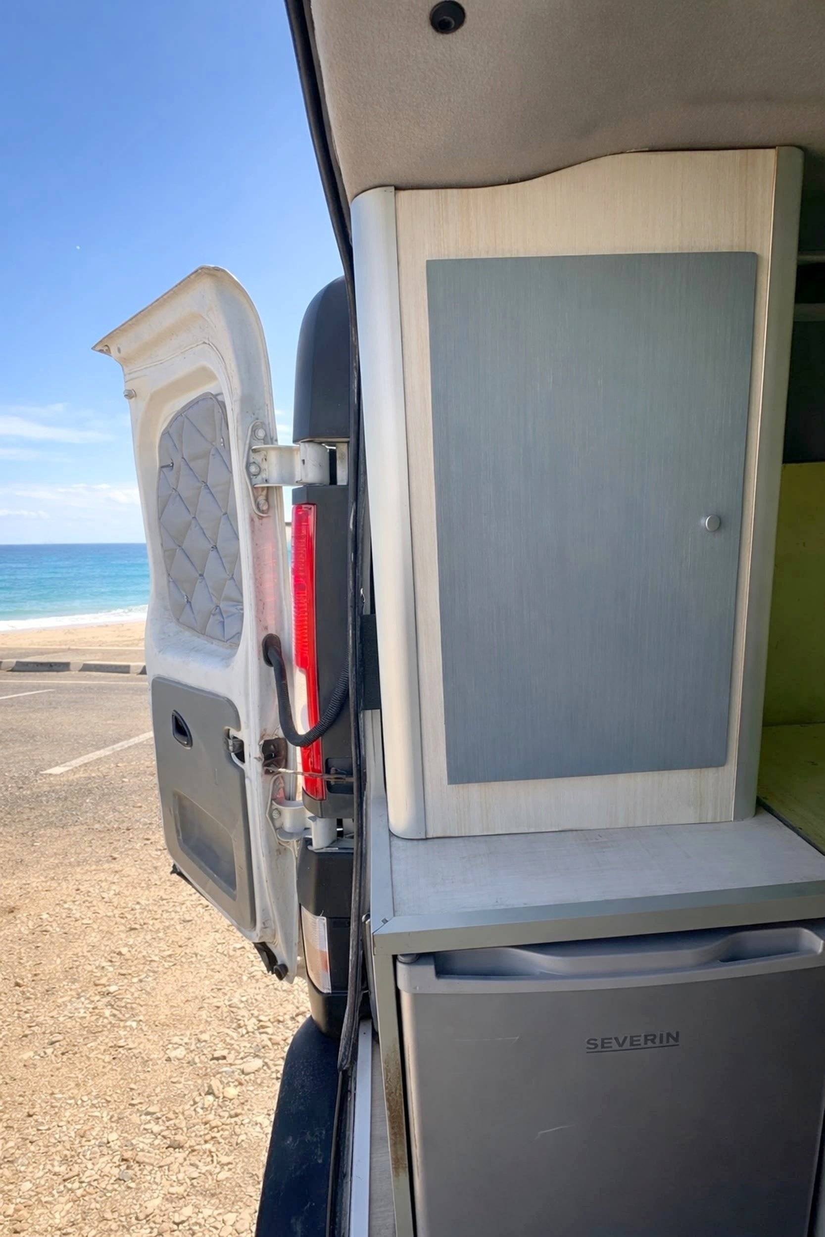 Coin repas Opel Vivaro - Yescapa