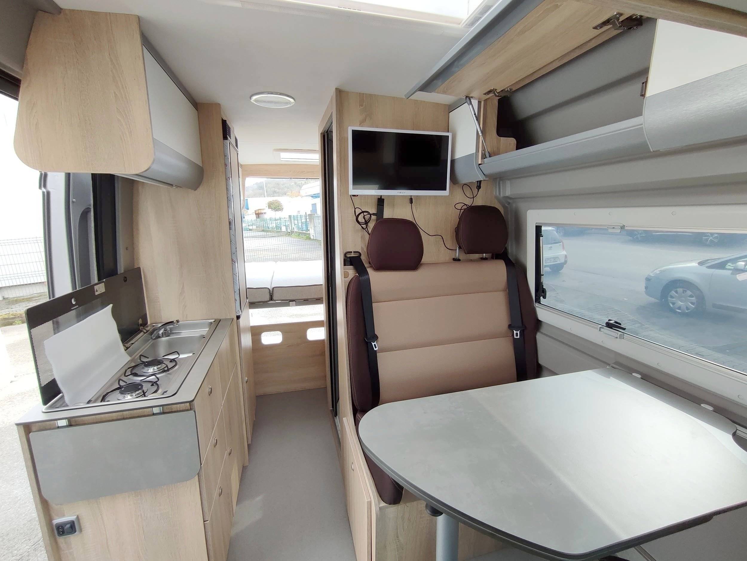 Dinette Citroën celebration 600 - Yescapa