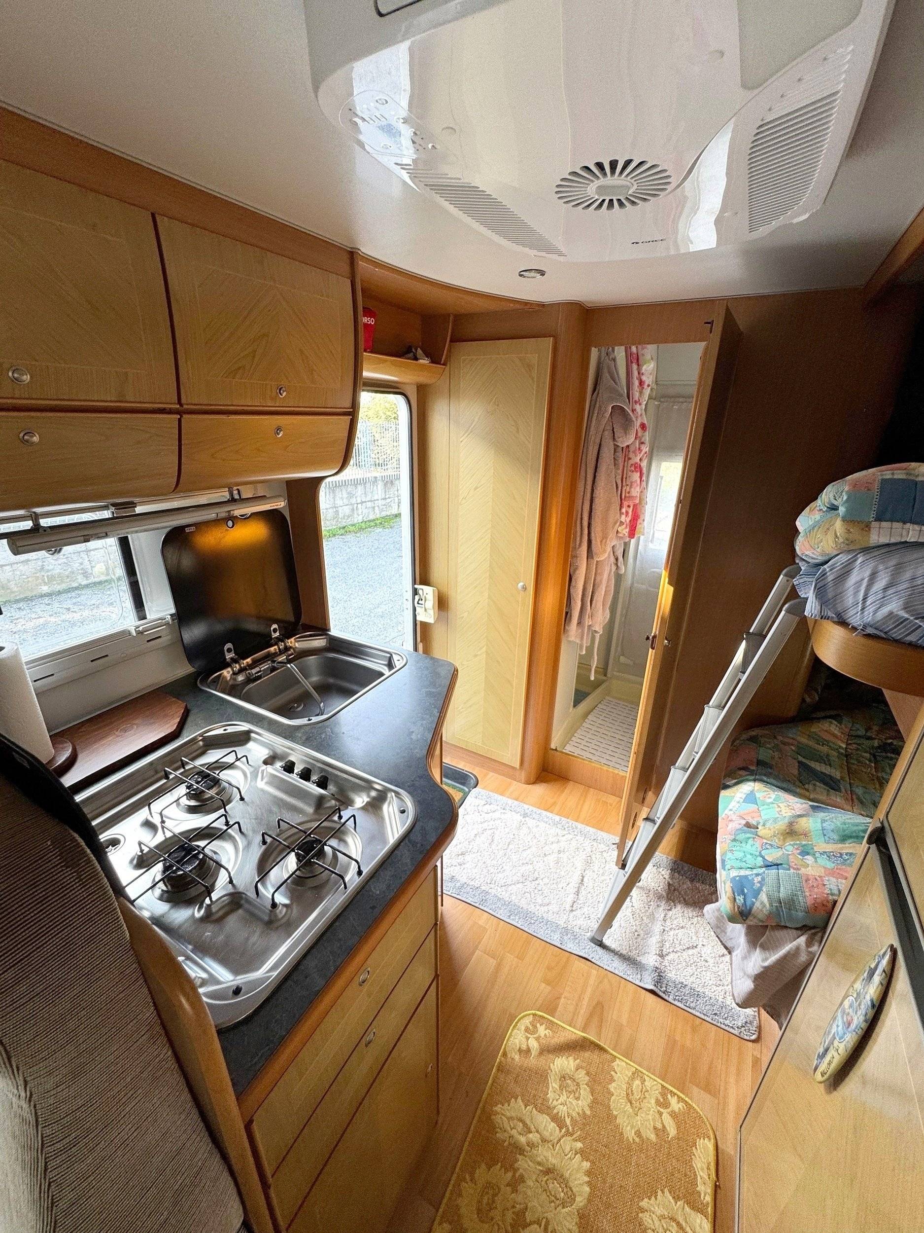 Dinette Iveco Iveco - Yescapa