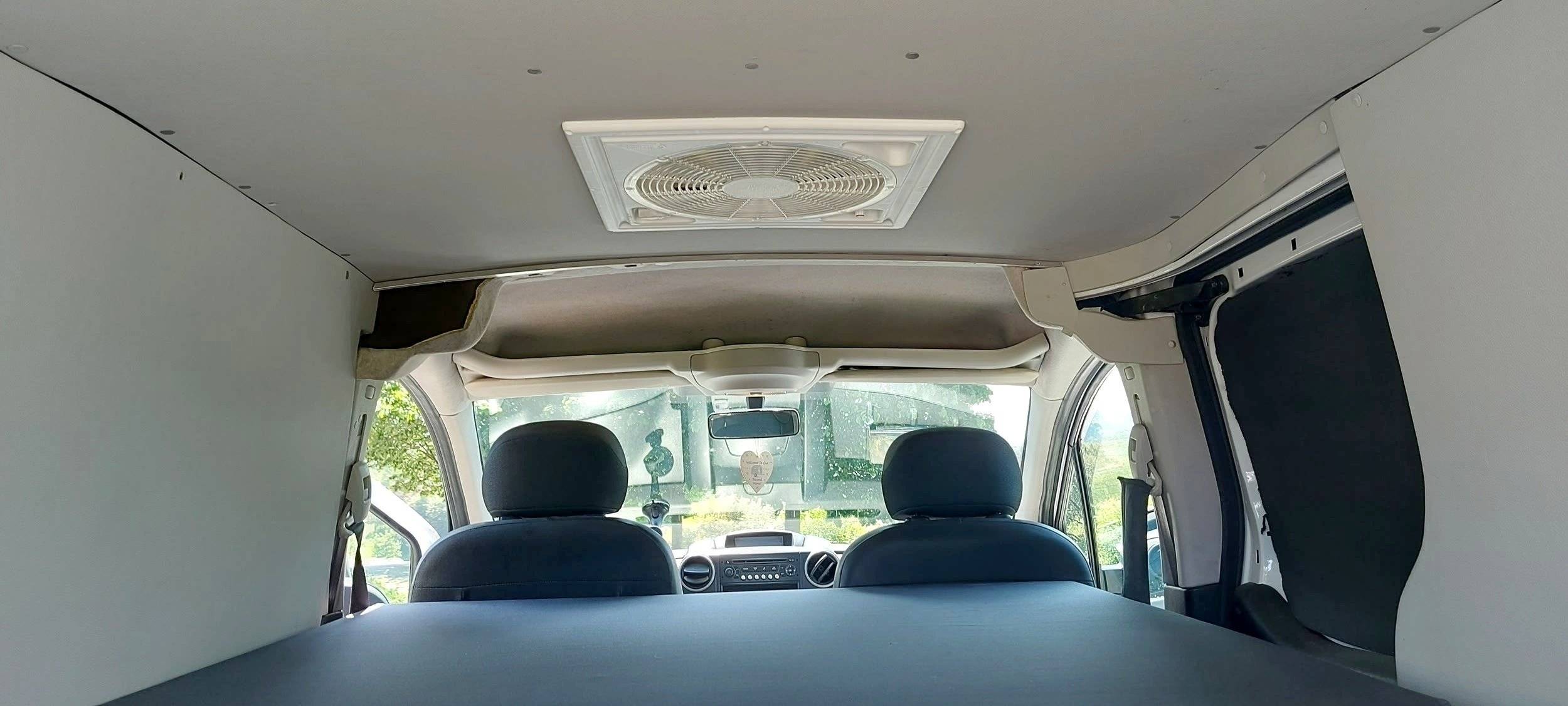 Dormidas Peugeot Partner 1,6 HDI 90 ch - Yescapa