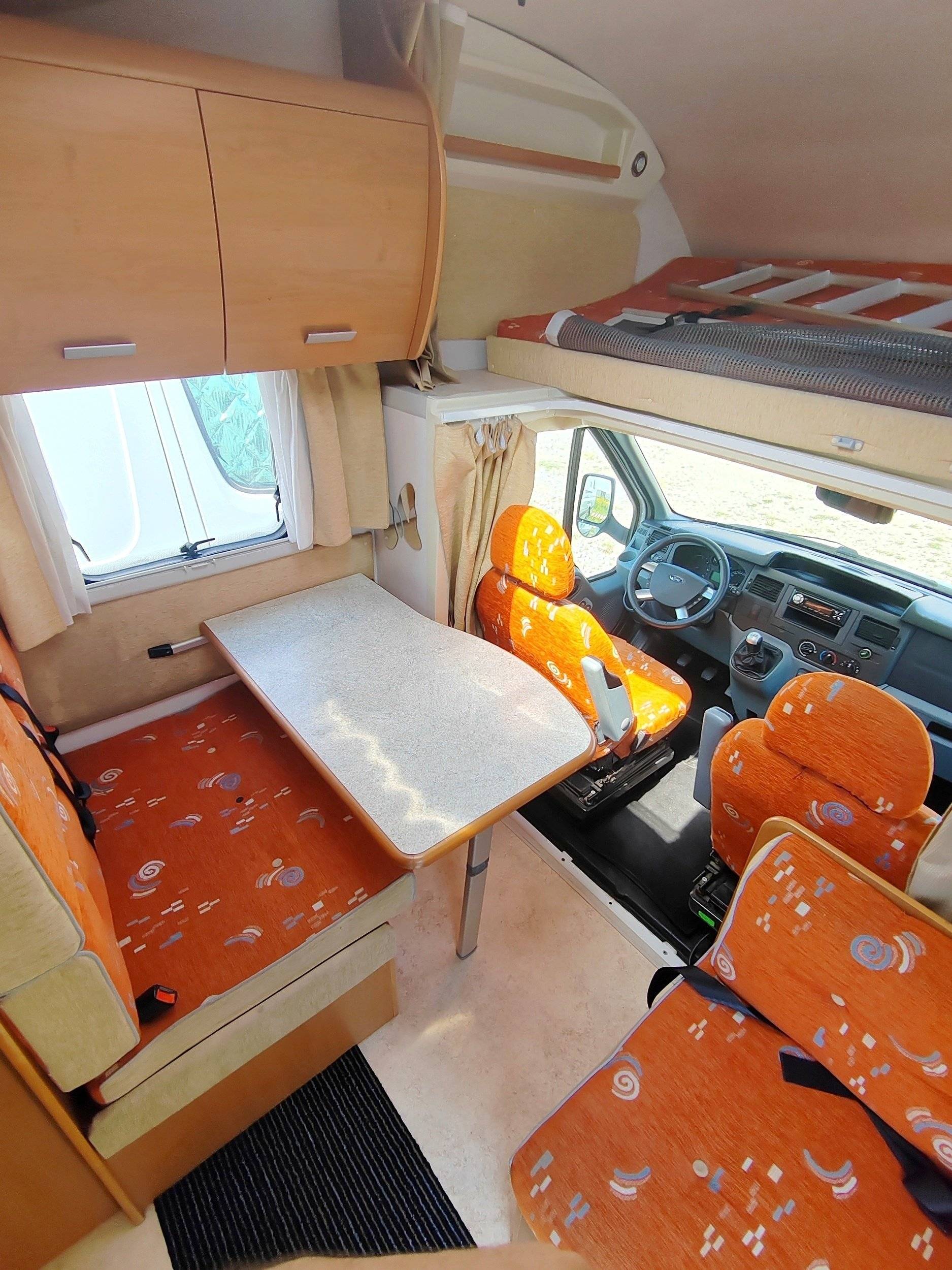 Vilamobil Ford Transit