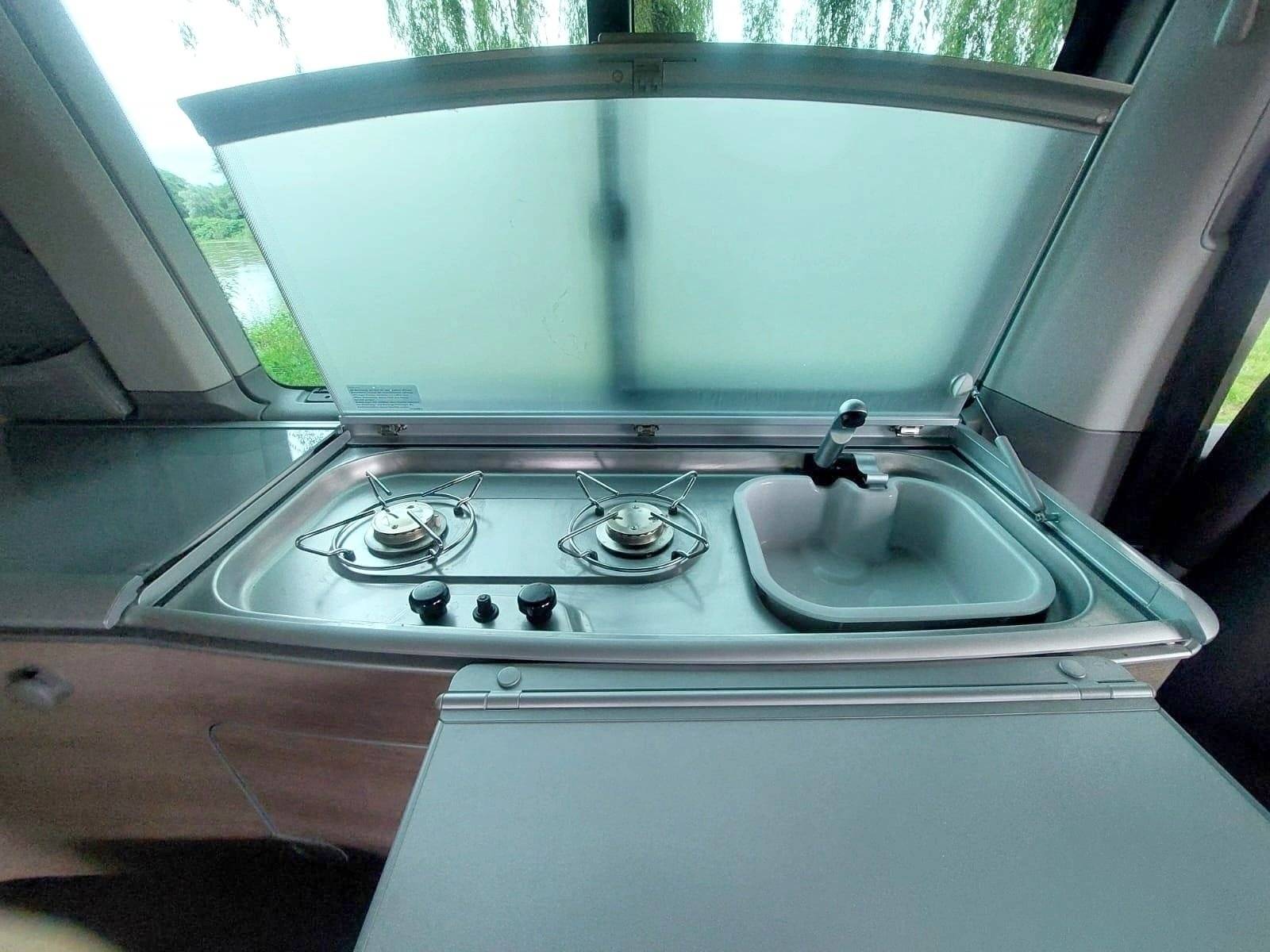 Coin cuisine Volkswagen VOLKSWAGEN CALIFORNIA - Yescapa