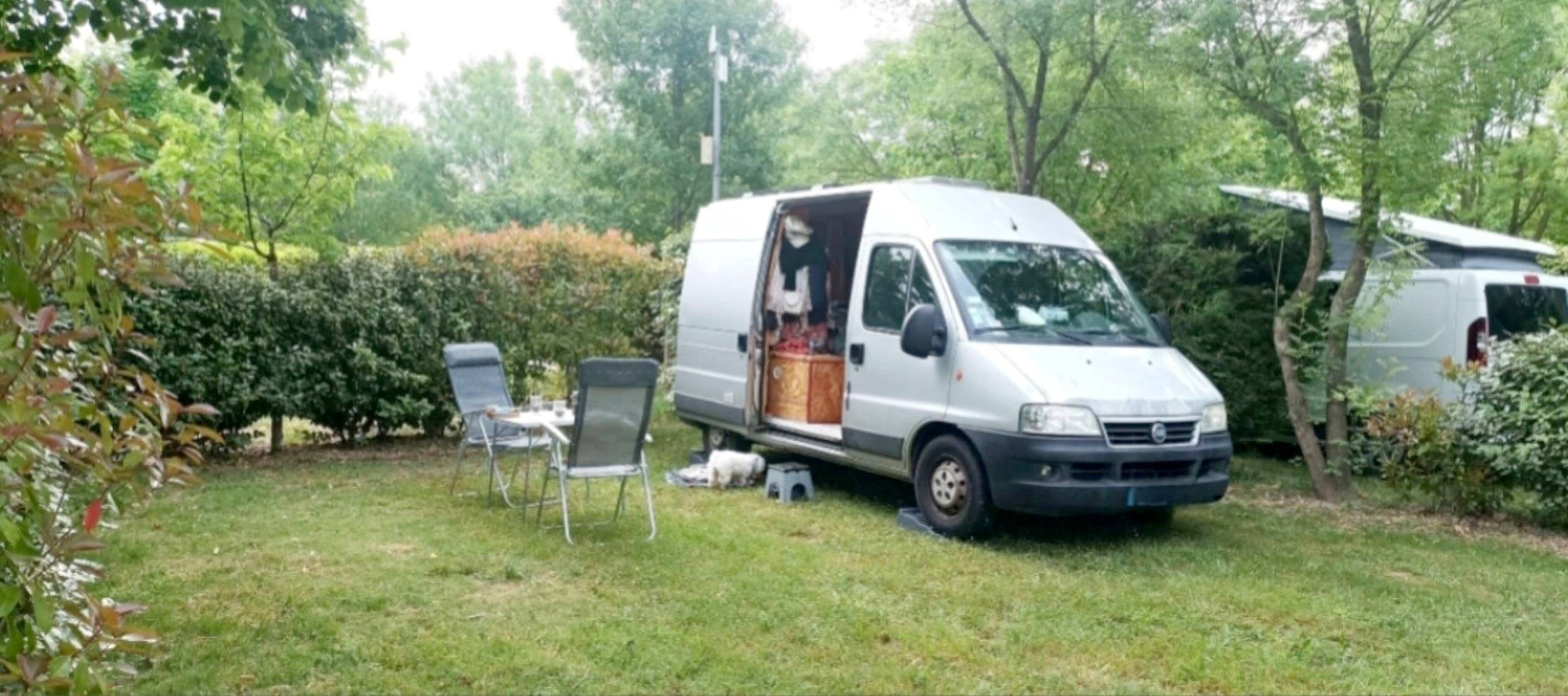 Vue avant de 3/4 Fiat Ducato 2.0 l 115 ch - Yescapa