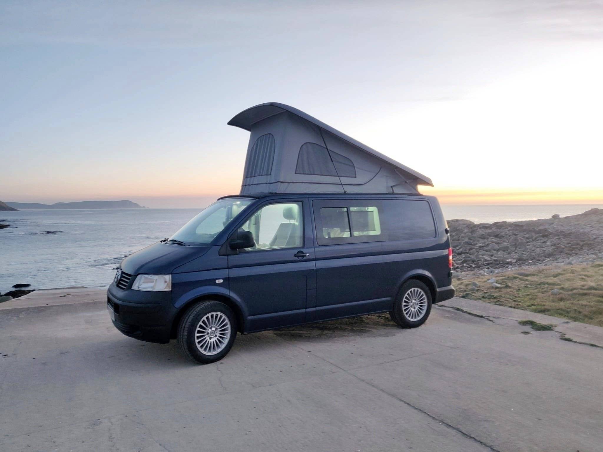 Vista del vehículo ángulo delantero Volkswagen Volkswagen Transporter - Yescapa