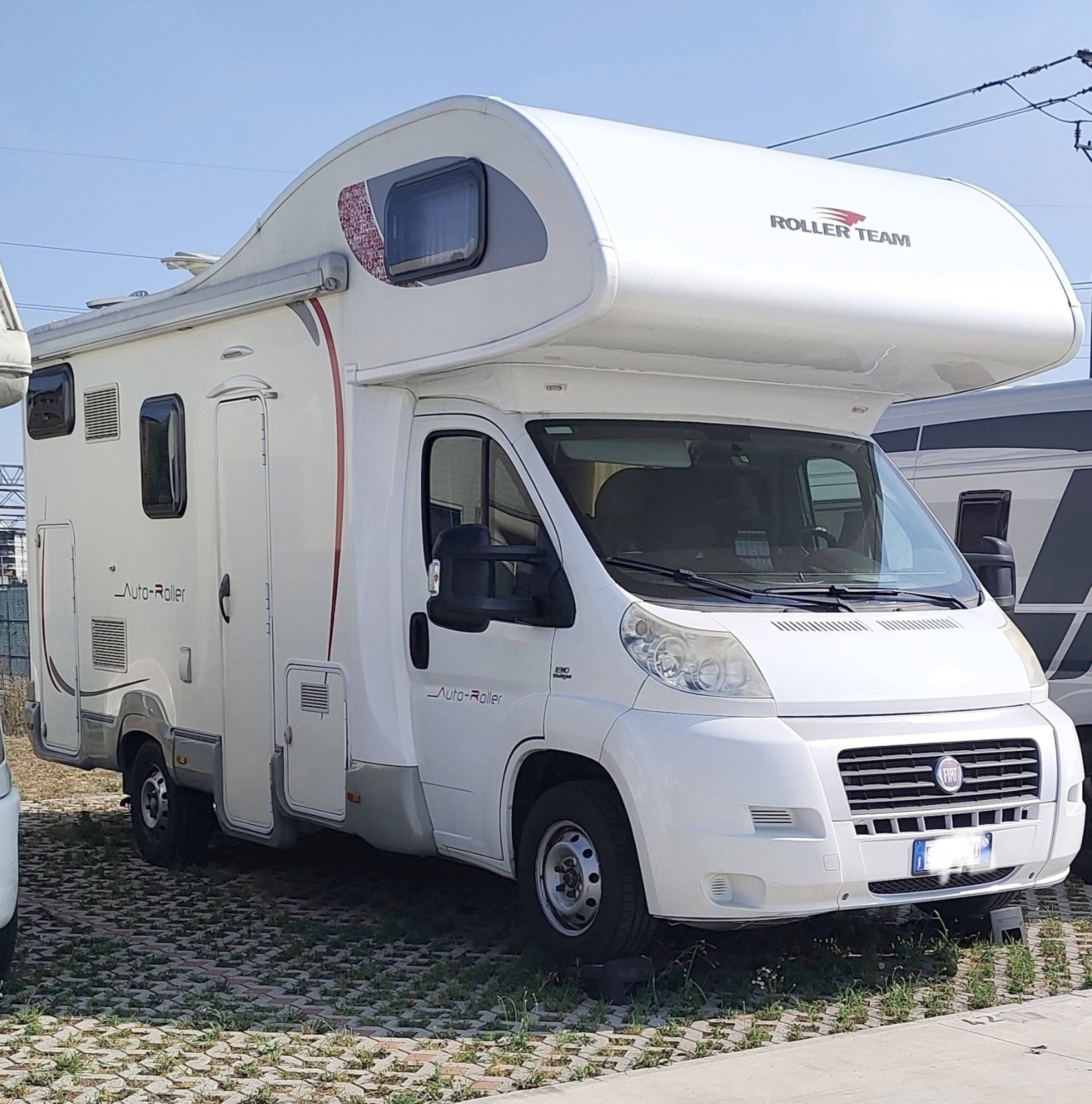 Vista frontale a ¾ Fiat Ducato 2,3 130 ch - Yescapa