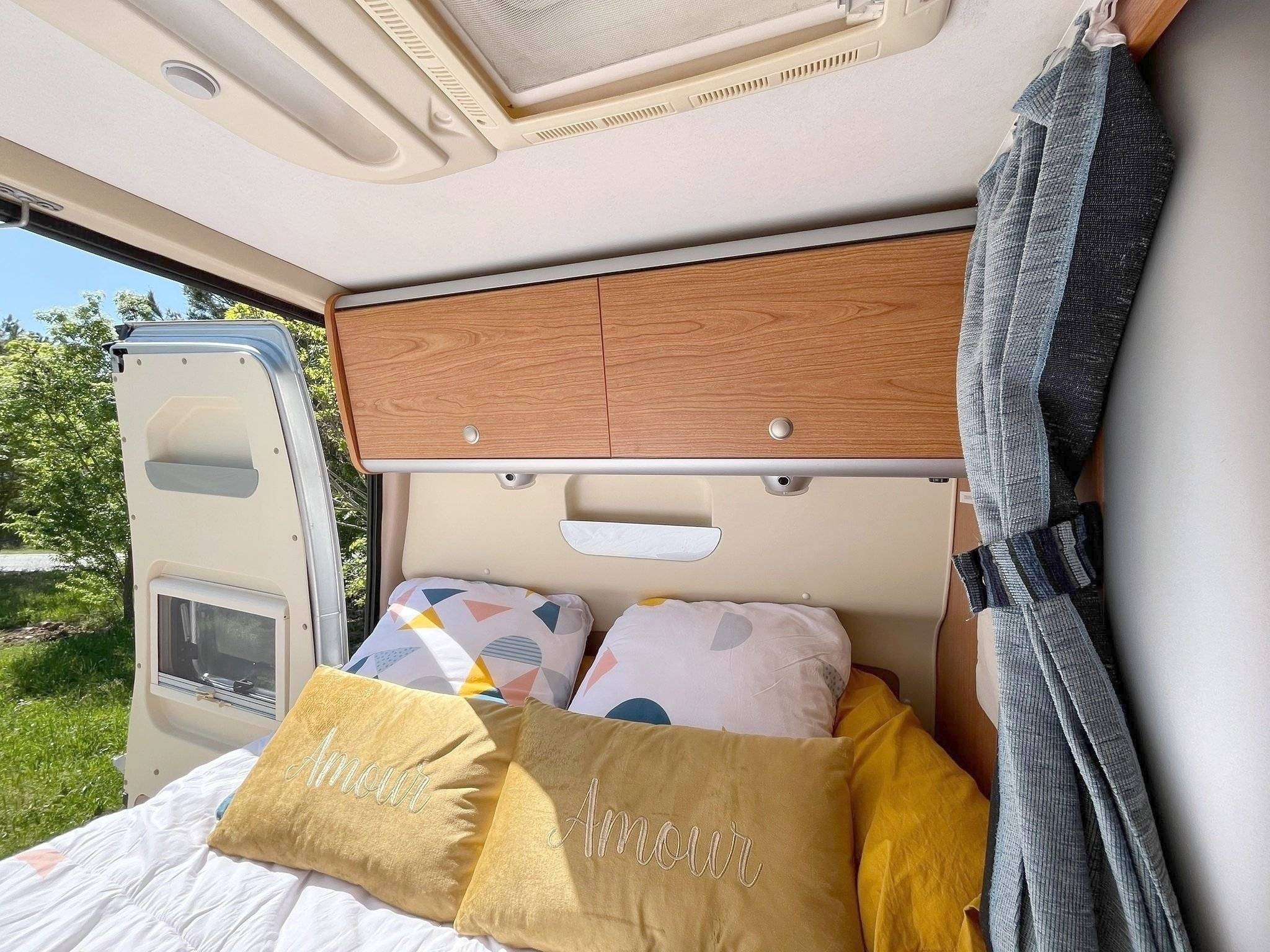 Letti Ford Transit 2,2 l 140 ch - Yescapa