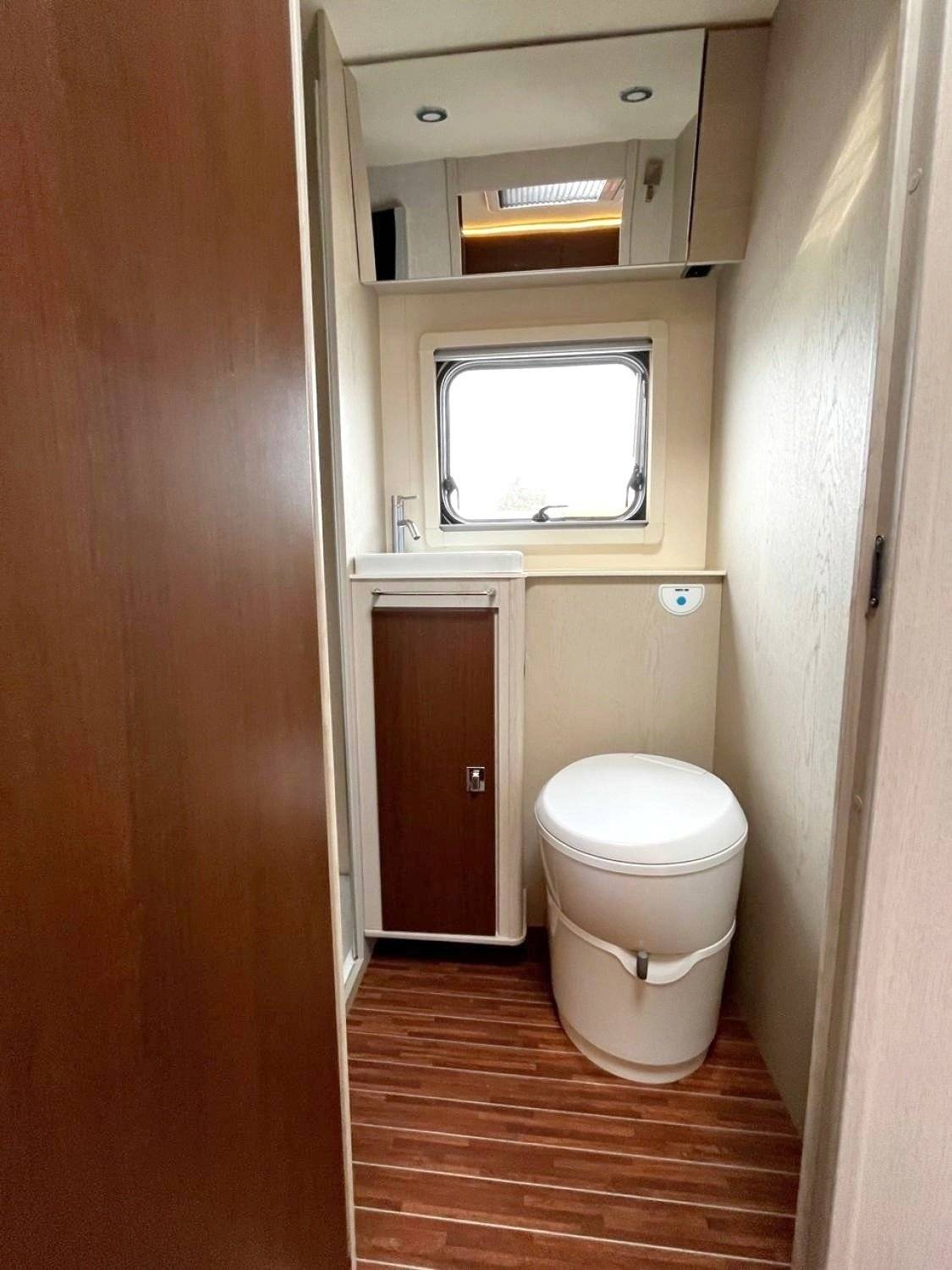 RIMOR SEAL 9 LUXURY 7 personnes FIAT DUCATO 140 CV