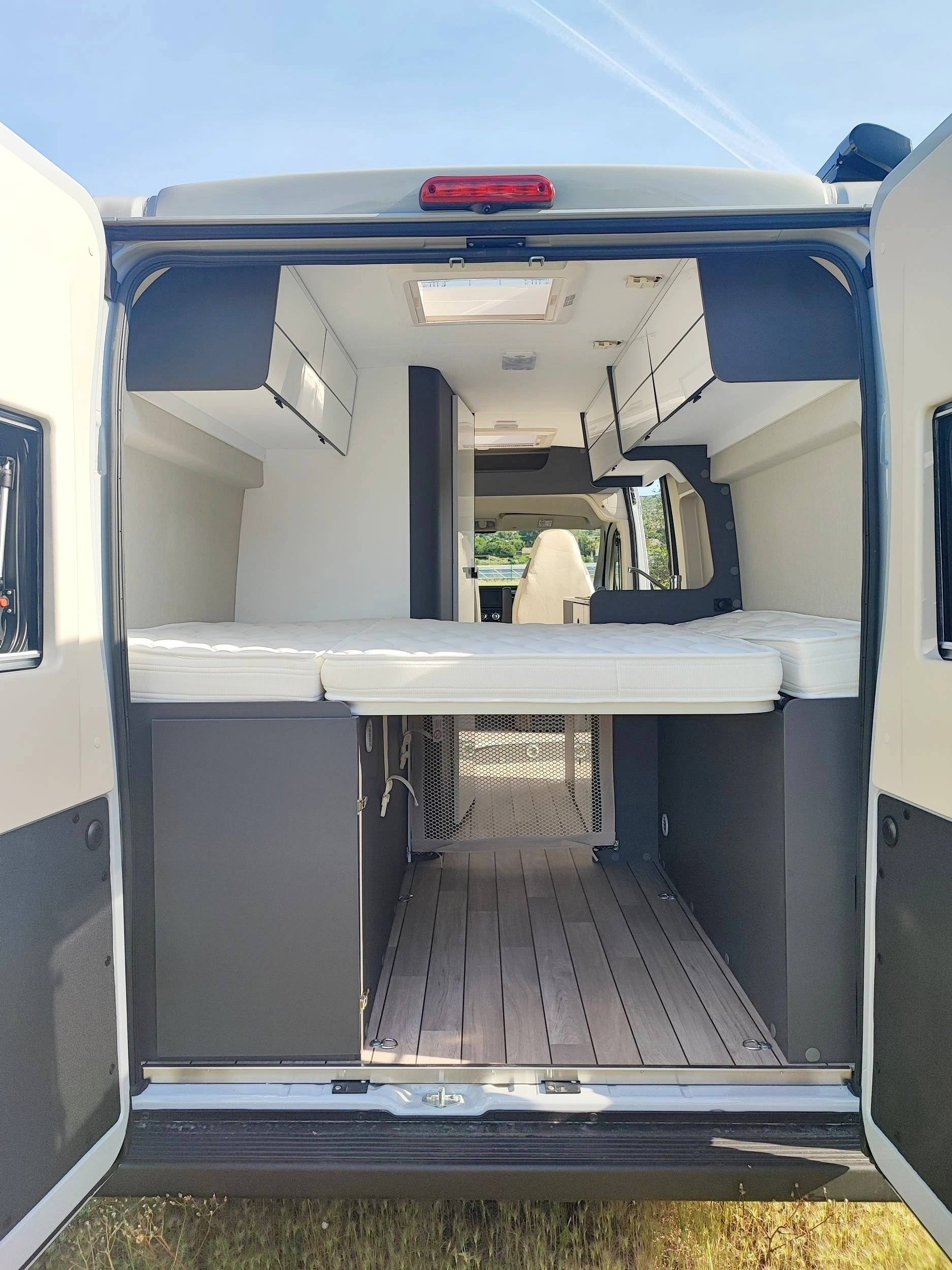 Mclouis Van 3 Luxe Edtion