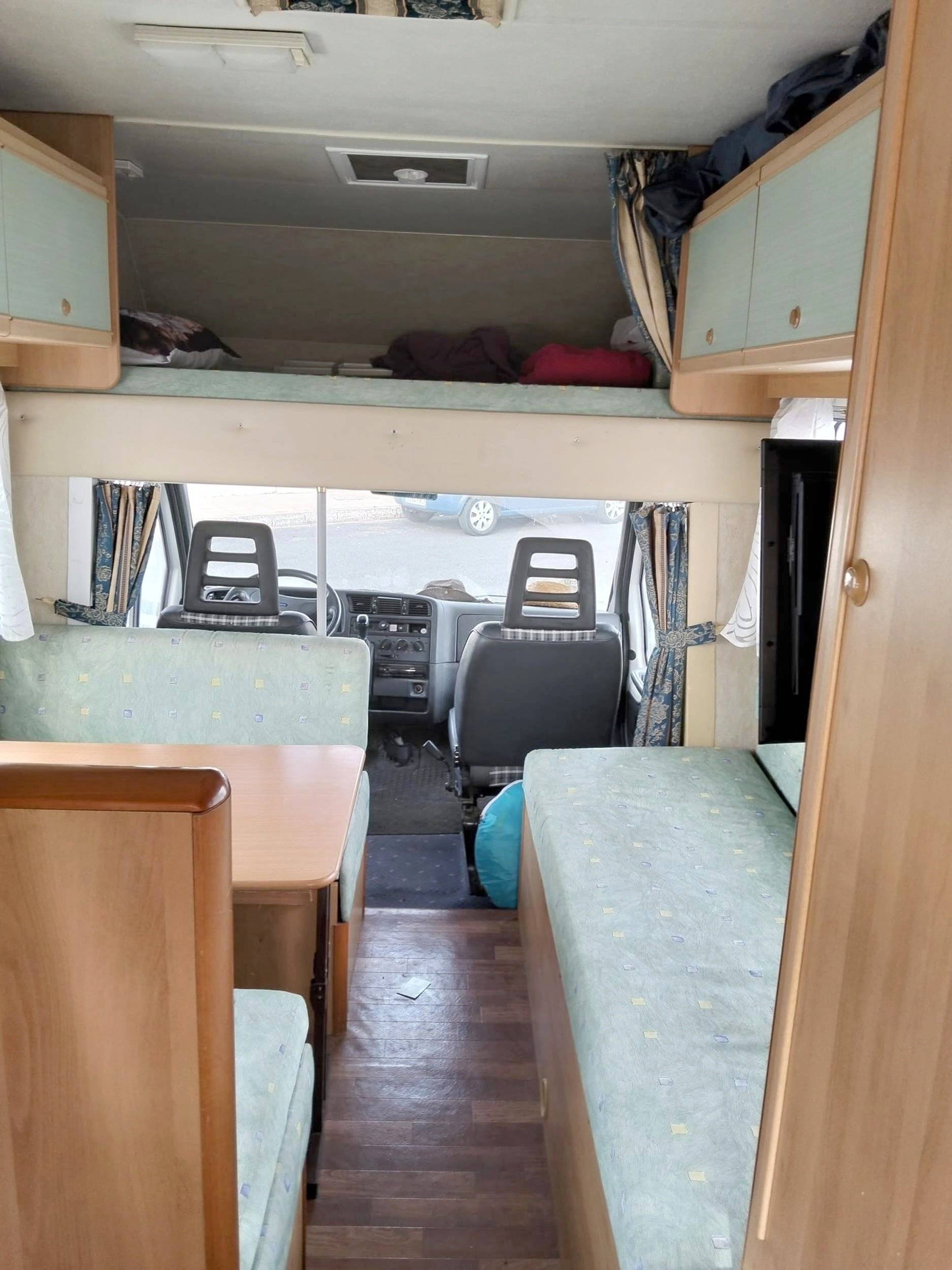 Plazas en cama Fiat Ducato 1.9 - Yescapa